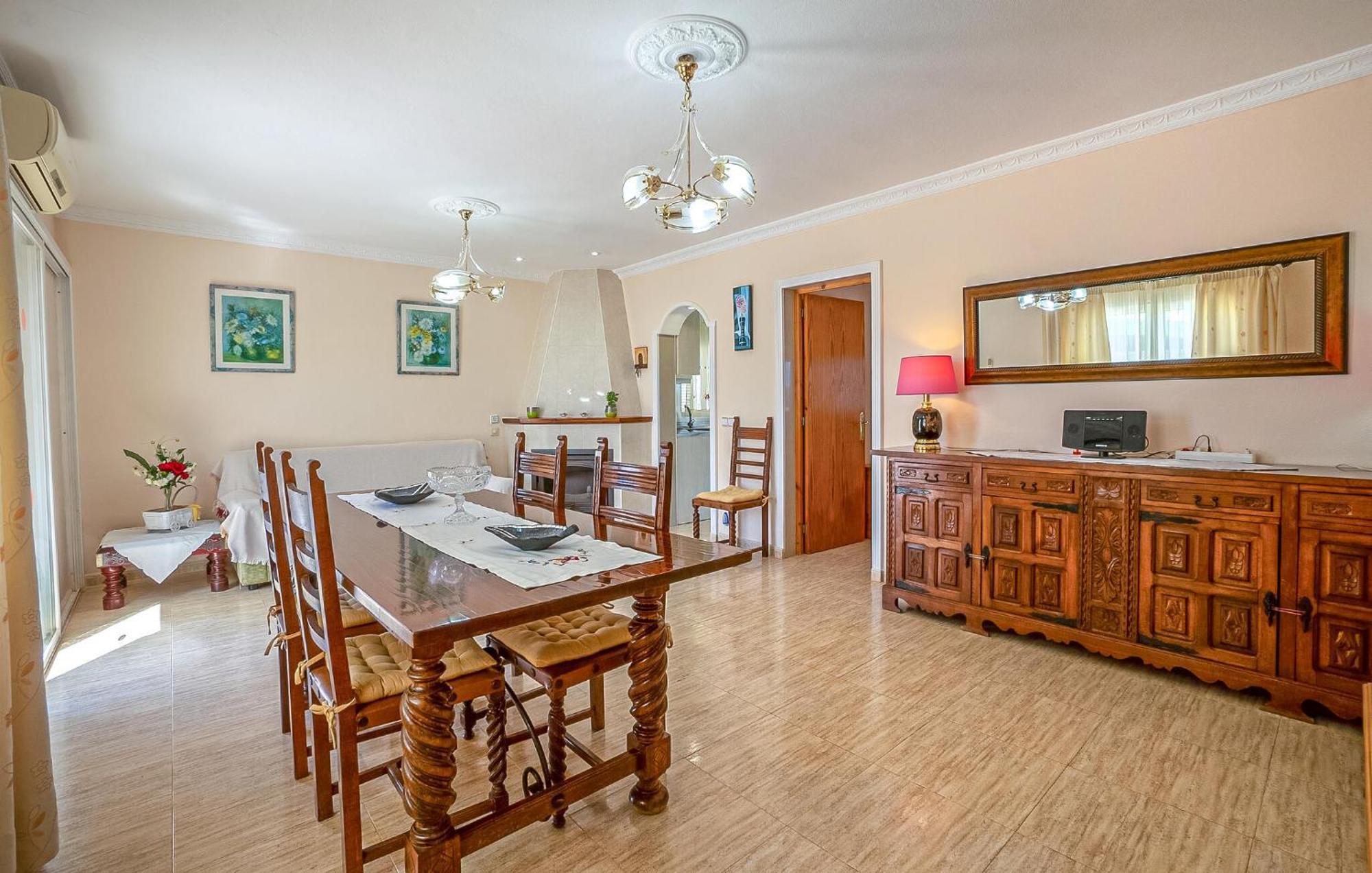 Gorgeous In With House A Mountain View Сasa de vacaciones Muro