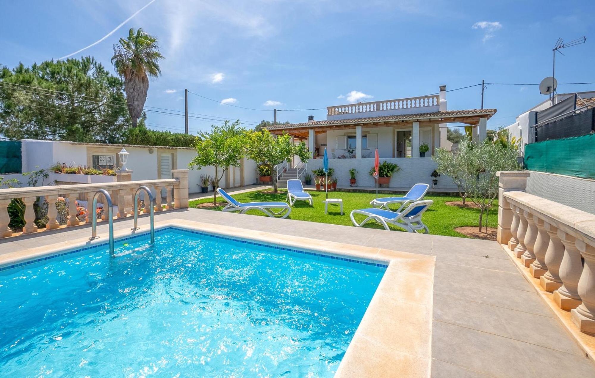 Gorgeous In With House A Mountain View Сasa de vacaciones Muro