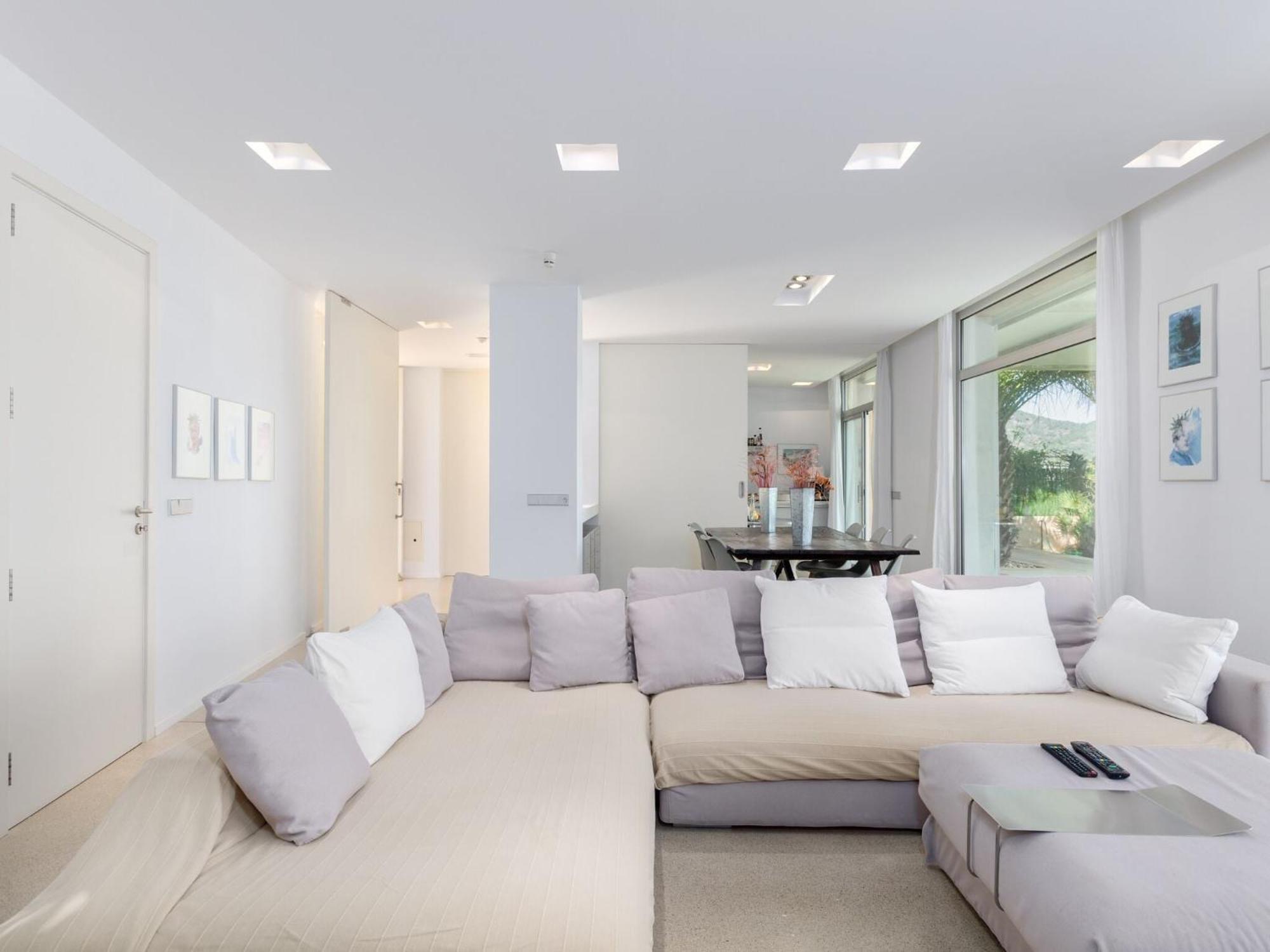 Port Nou - With Private Pool In Cala Bona Villa *