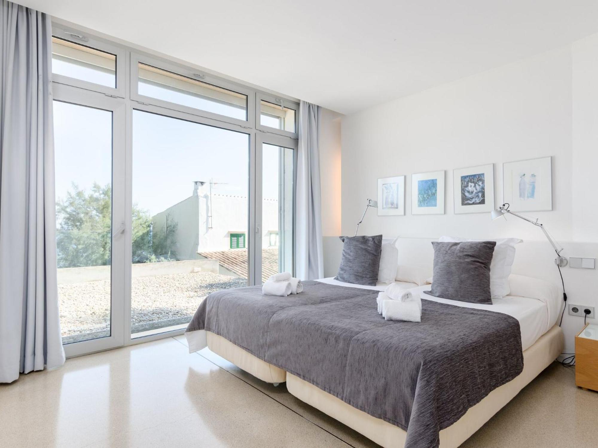 Villa Port Nou - With Private Pool In Cala Bona *