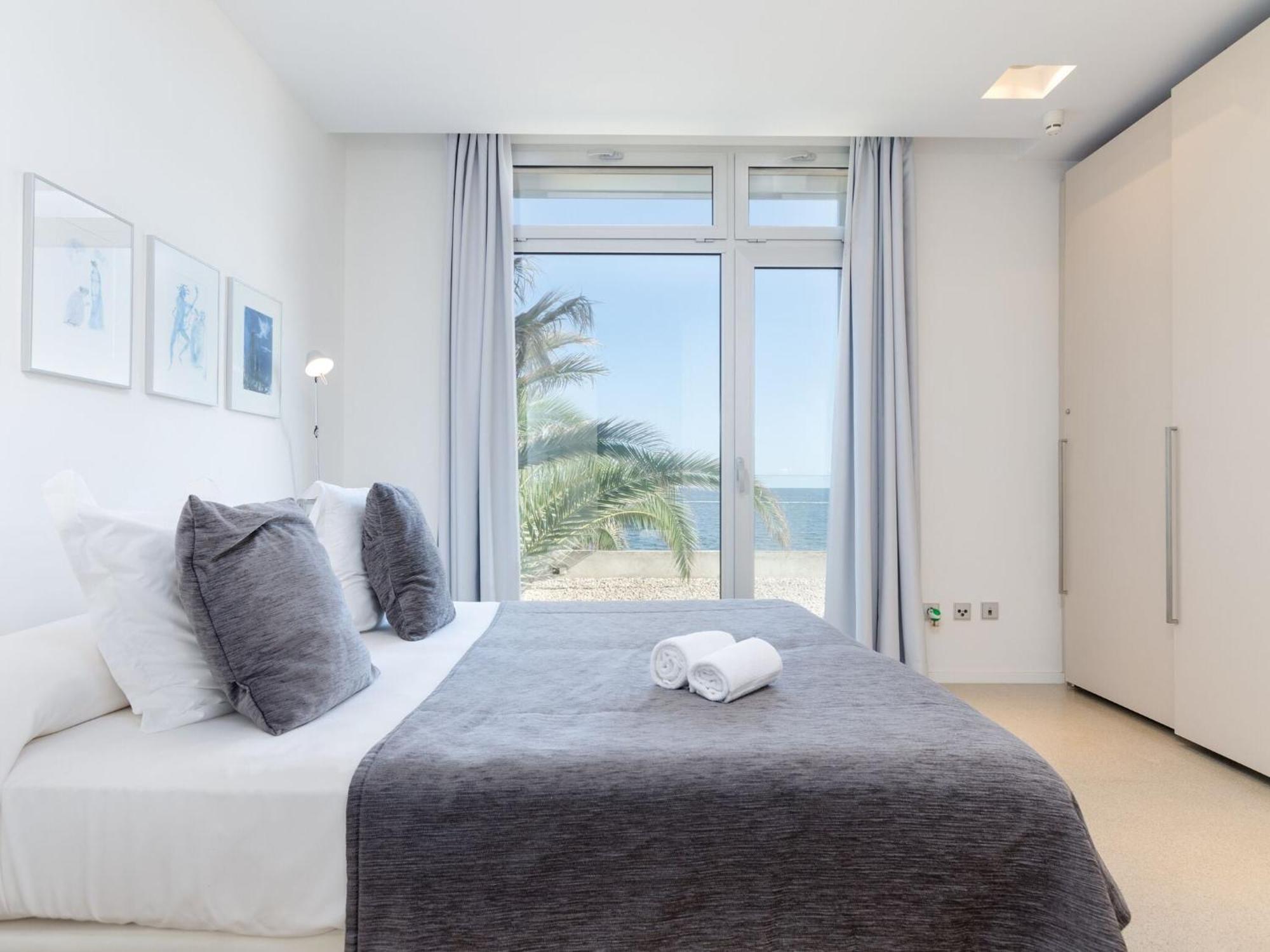 Villa Port Nou - With Private Pool In Cala Bona