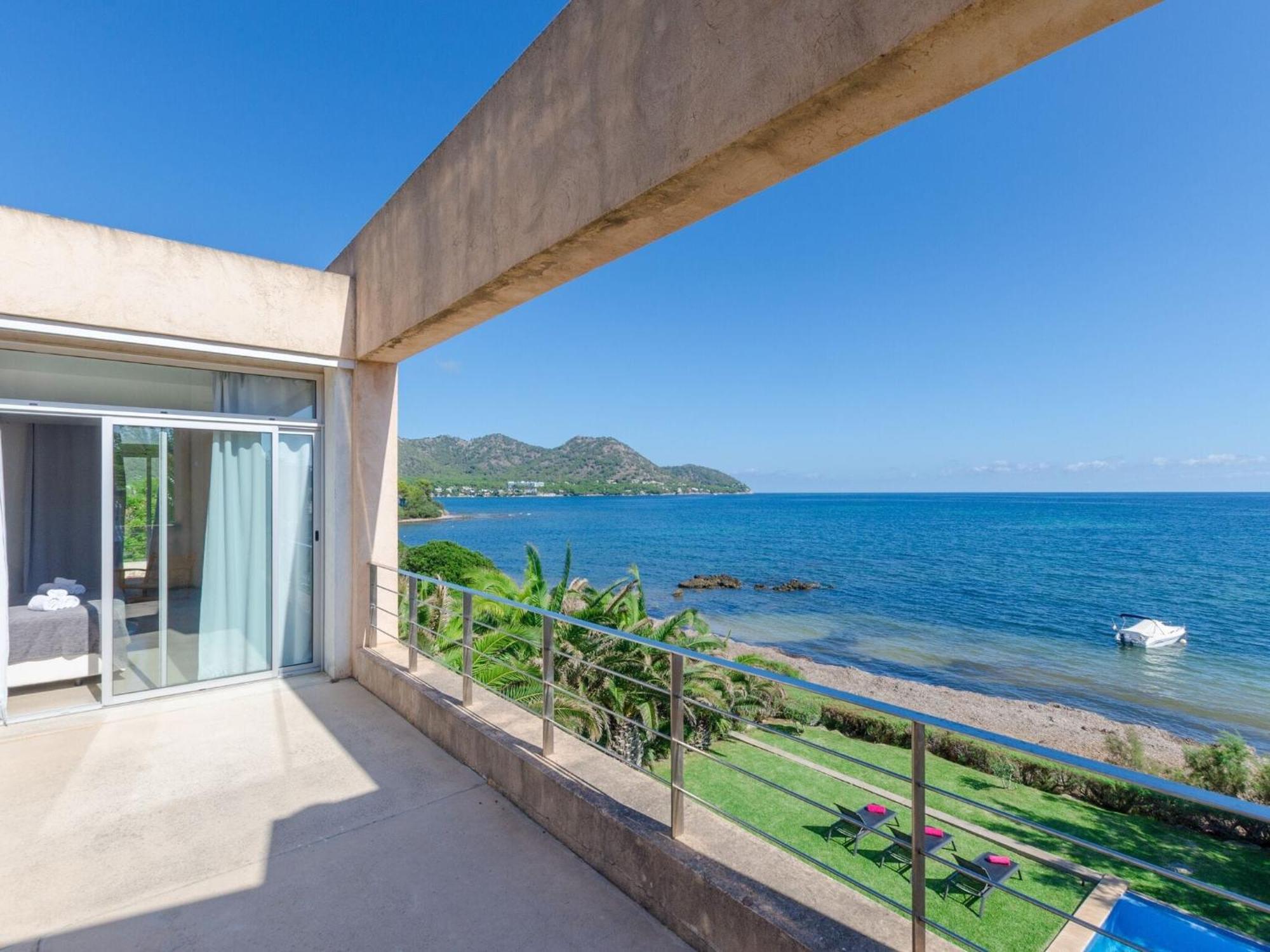 Villa Port Nou - With Private Pool In Cala Bona