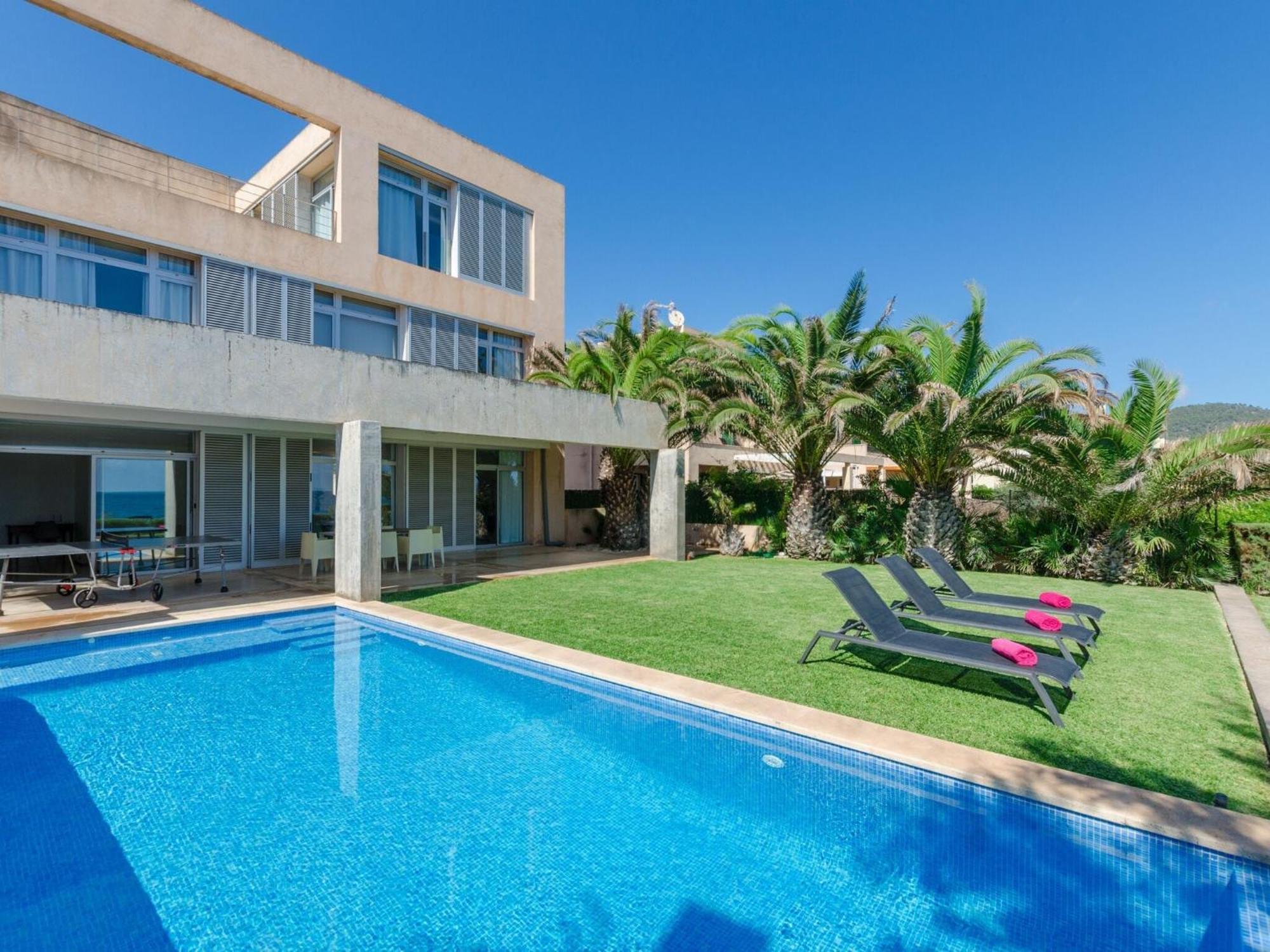 Port Nou - With Private Pool In Cala Bona