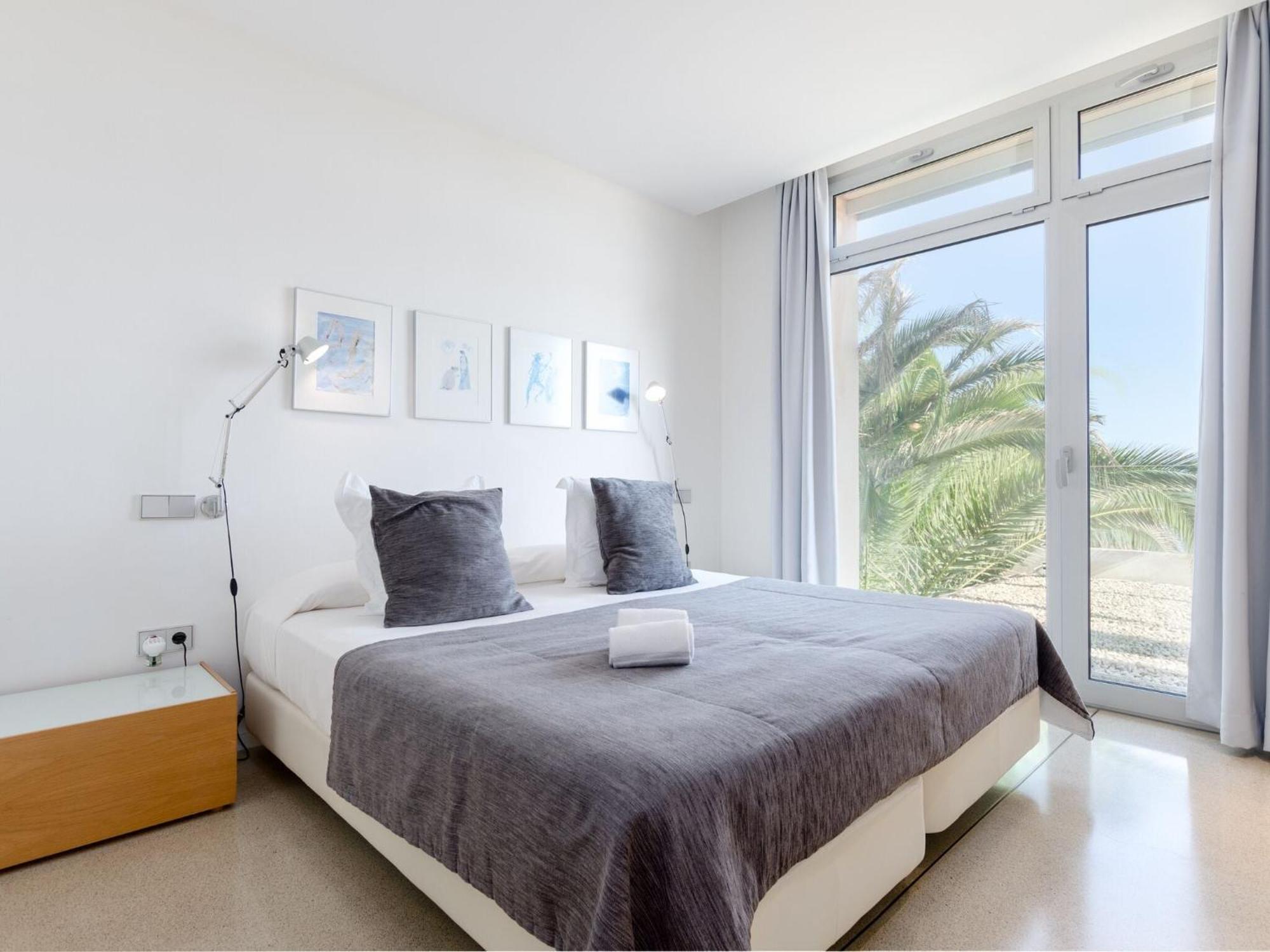 Villa Port Nou - With Private Pool In Cala Bona
