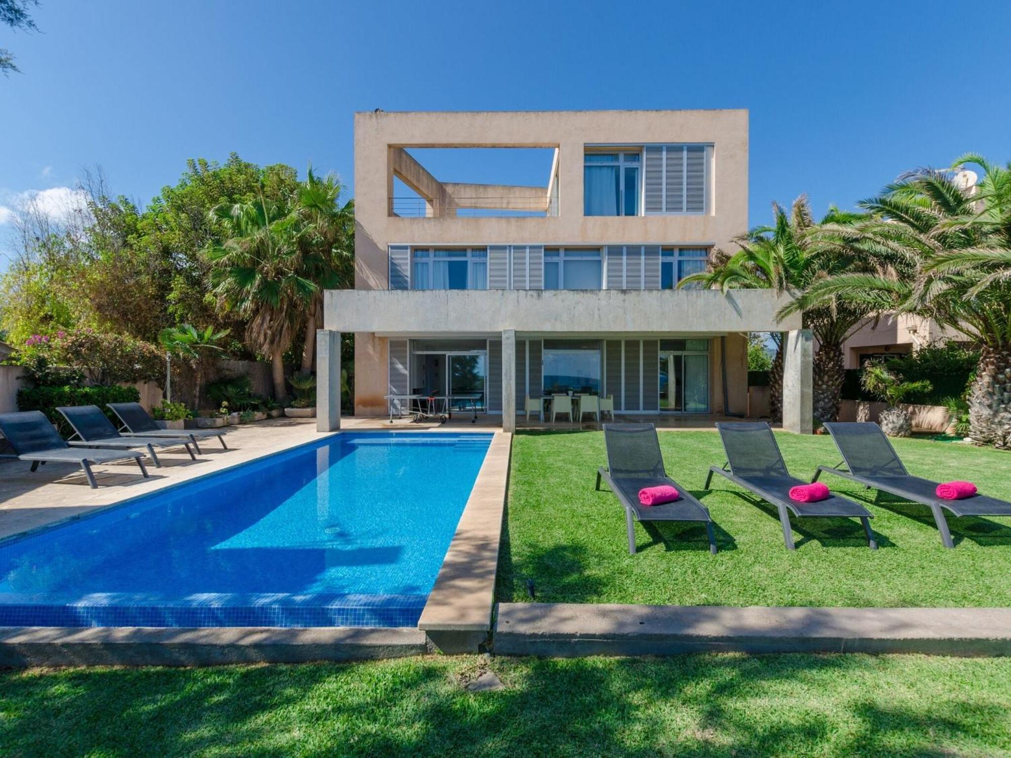 Villa Port Nou - With Private Pool In Cala Bona *