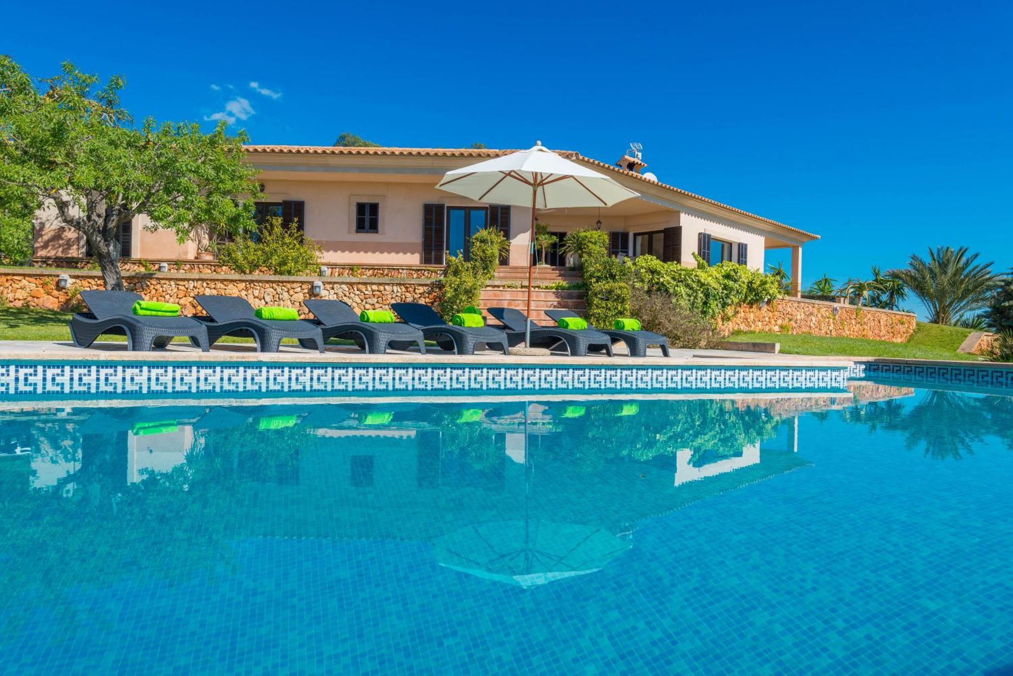 Sa Roca Blanca Villa *