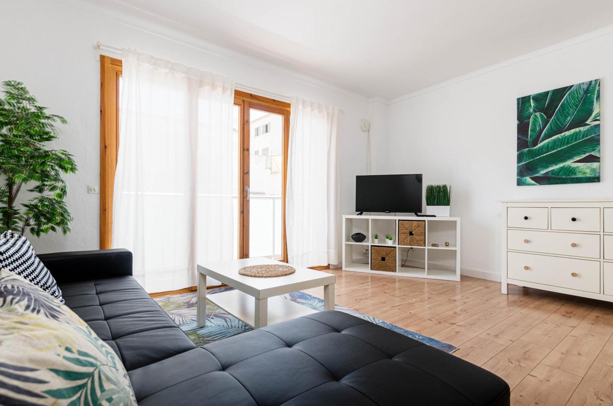 Port Apartment *