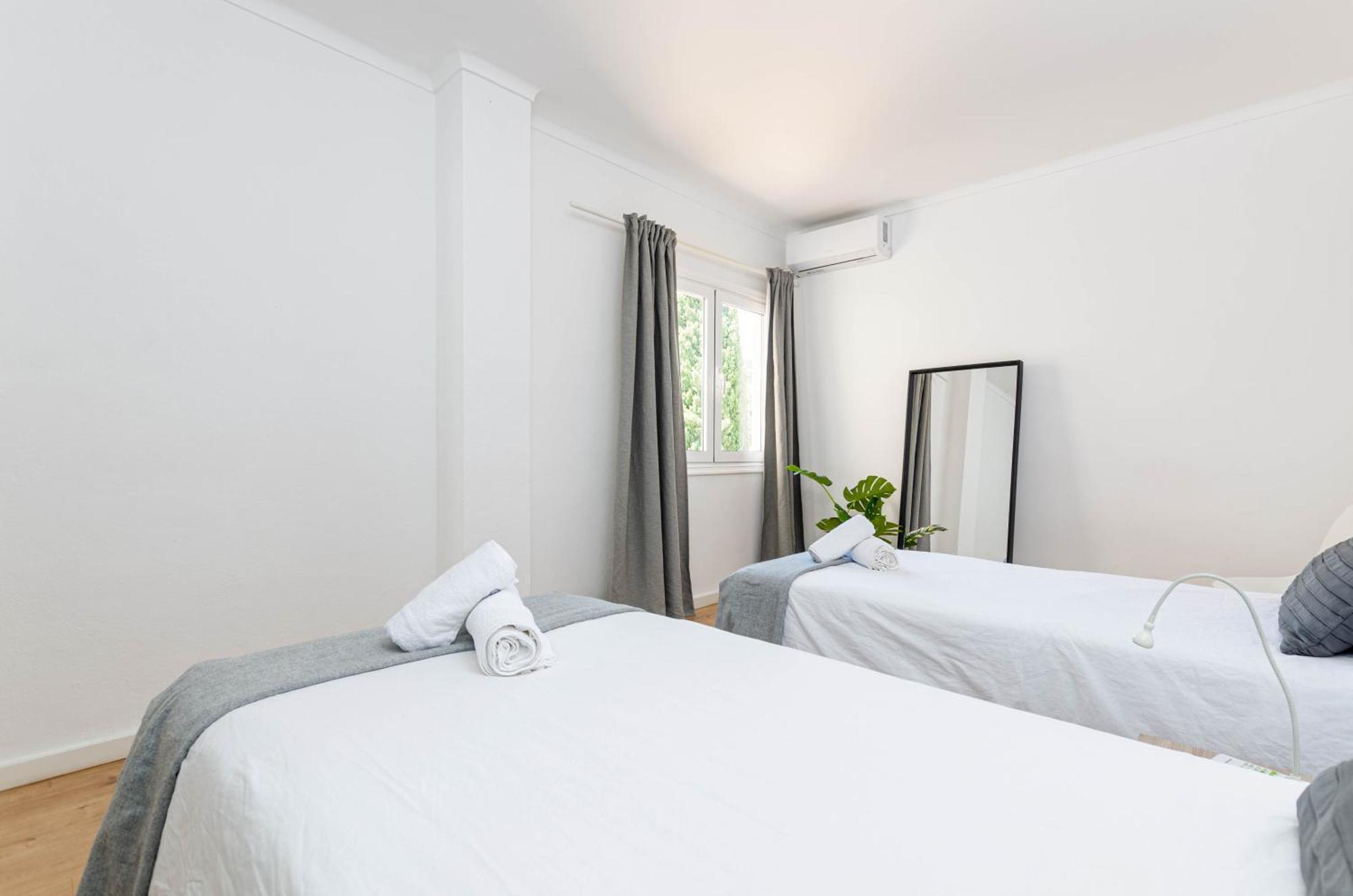 Apartment Port
