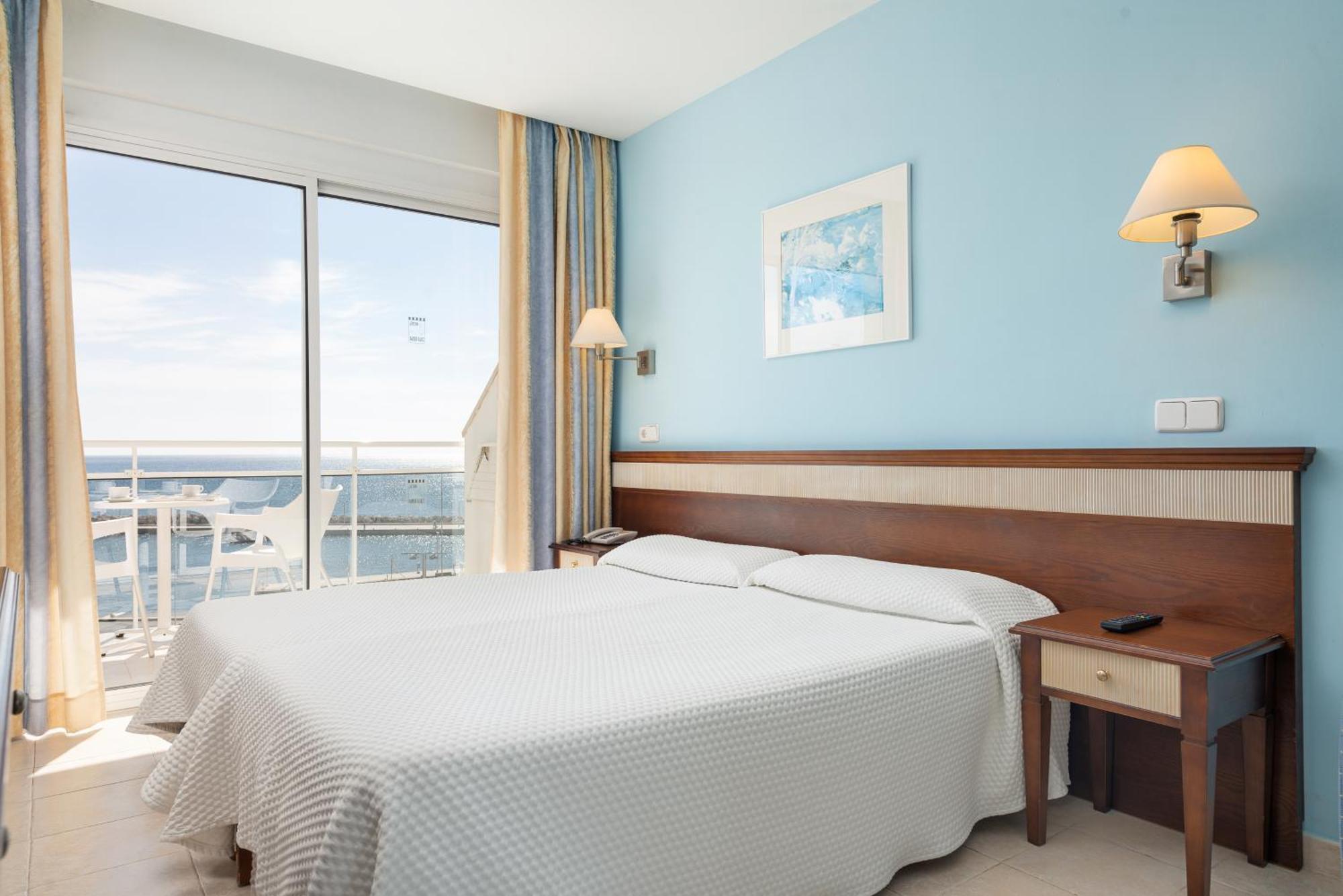 Hotel Cala Bona 4*