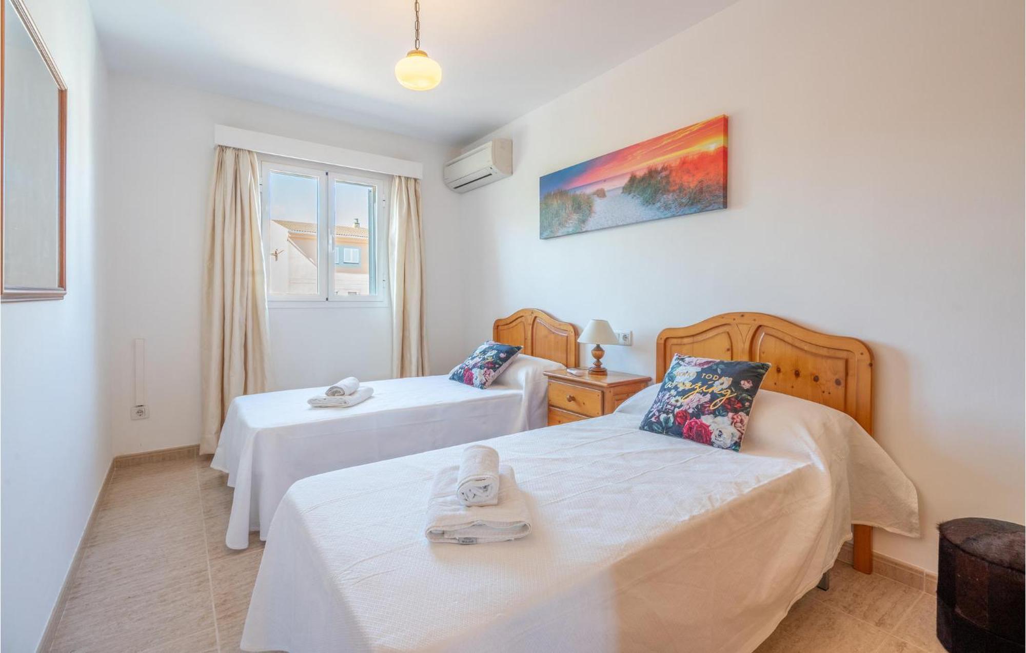 Stunning In Port D'alcúdia With Wifi&4 Bedrooms * Puerto de Alcúdia