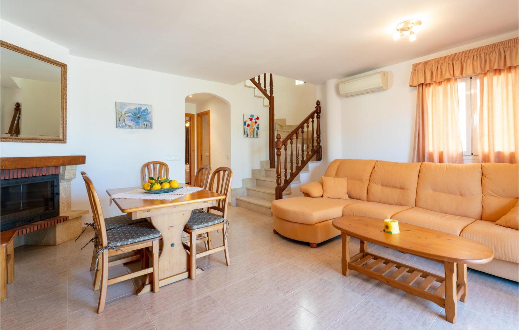 Stunning In Port D'alcúdia With Wifi&4 Bedrooms Сasa de vacaciones