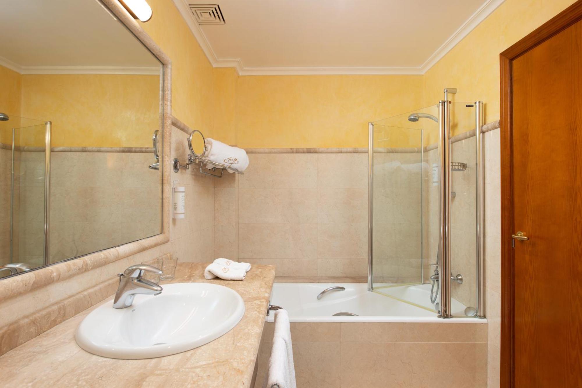 Hotel Xim-turismo De Interior 4*