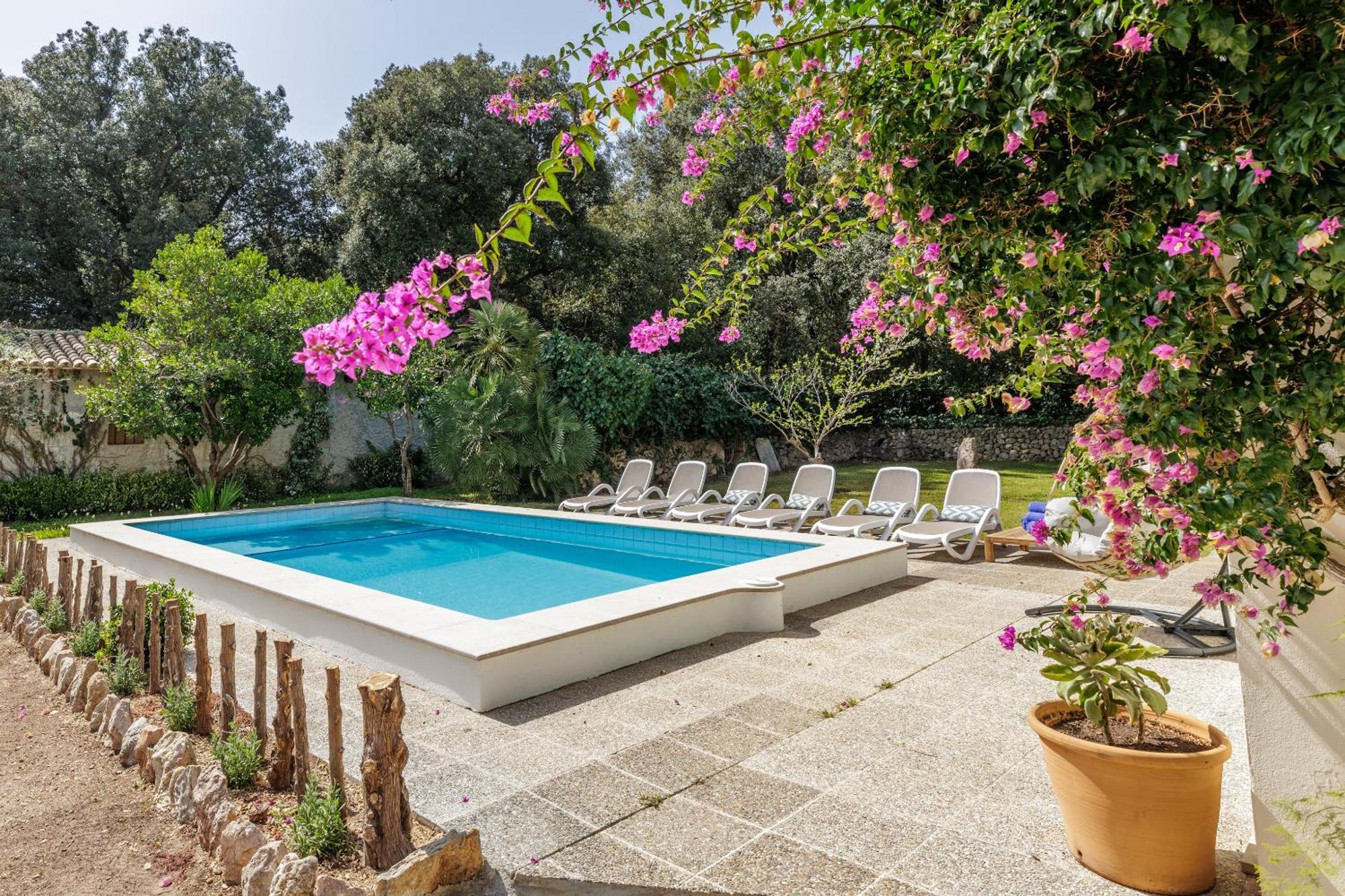 Creus Villa *