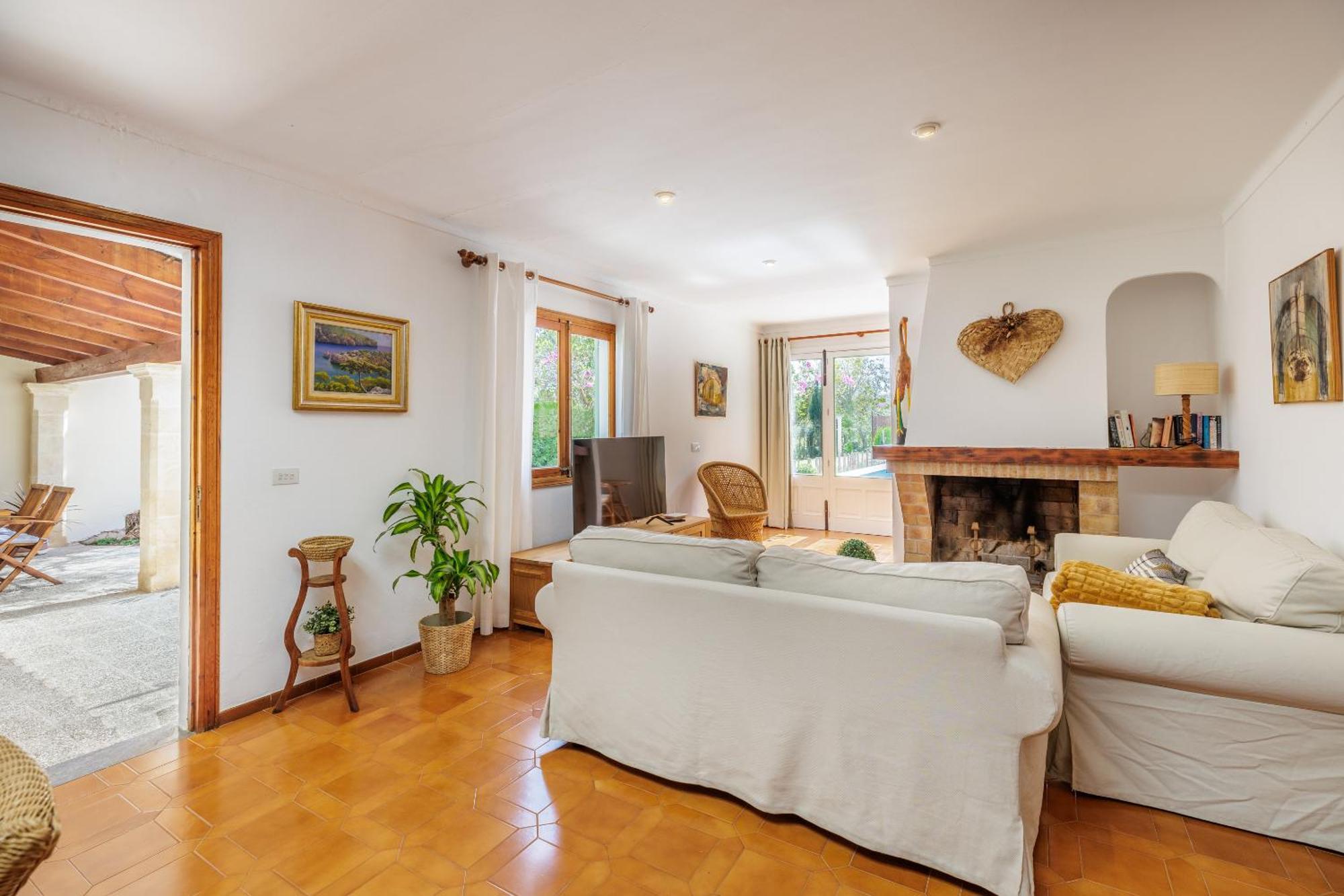 Creus Villa