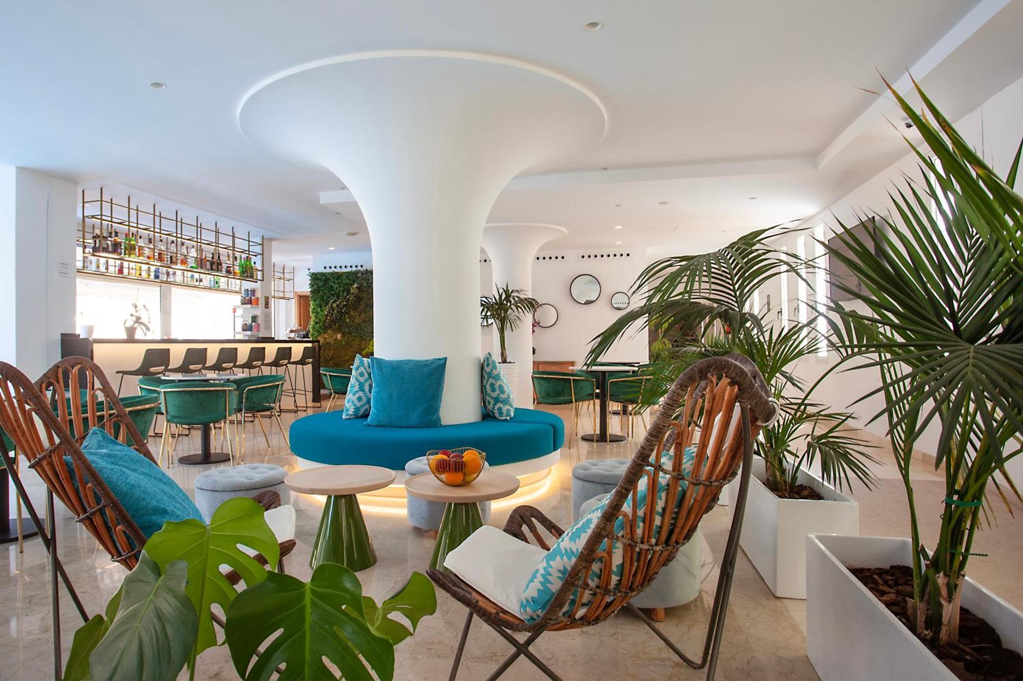 Hotel Torá 3*