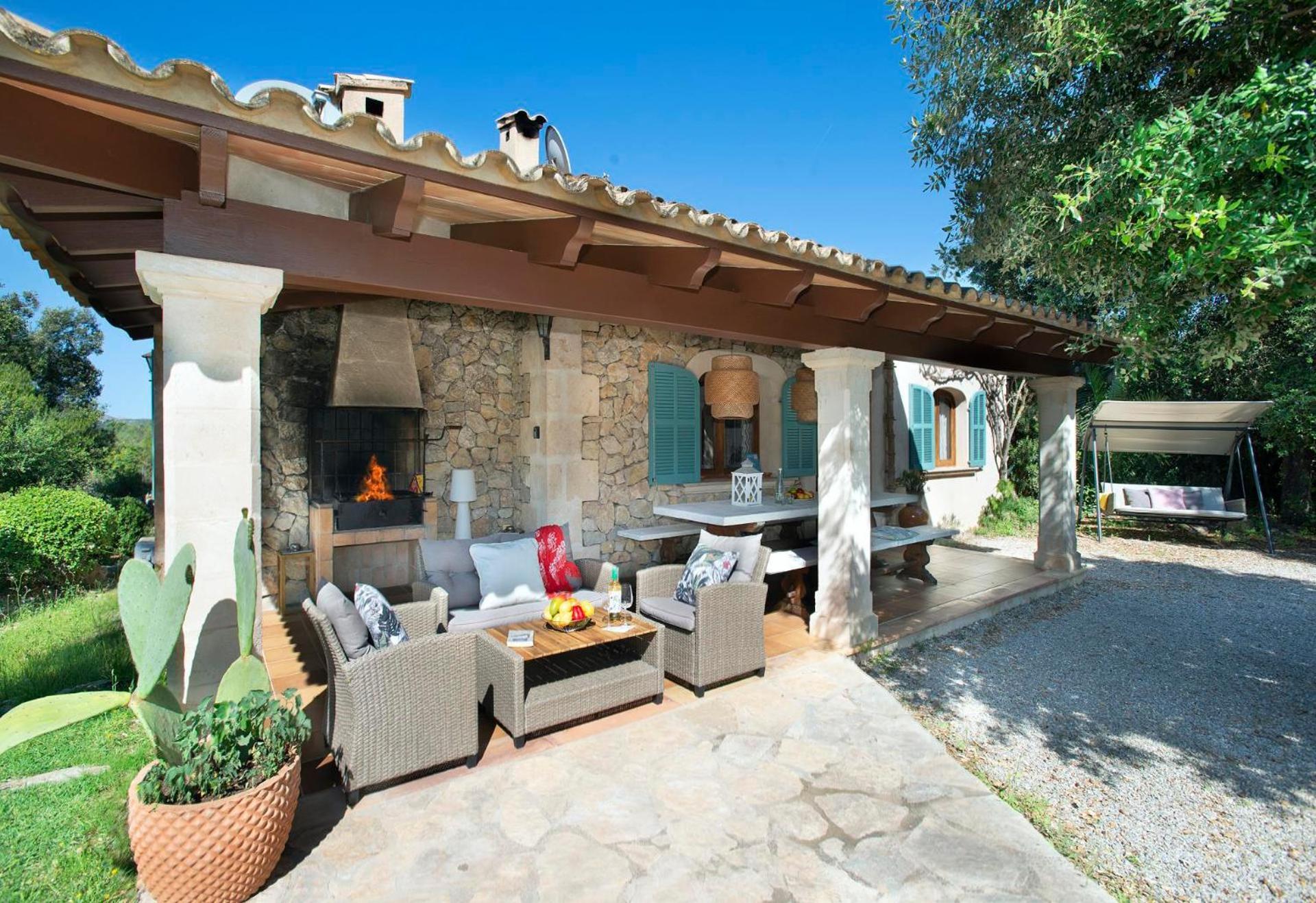 Alzines By Vintage Travel Villa