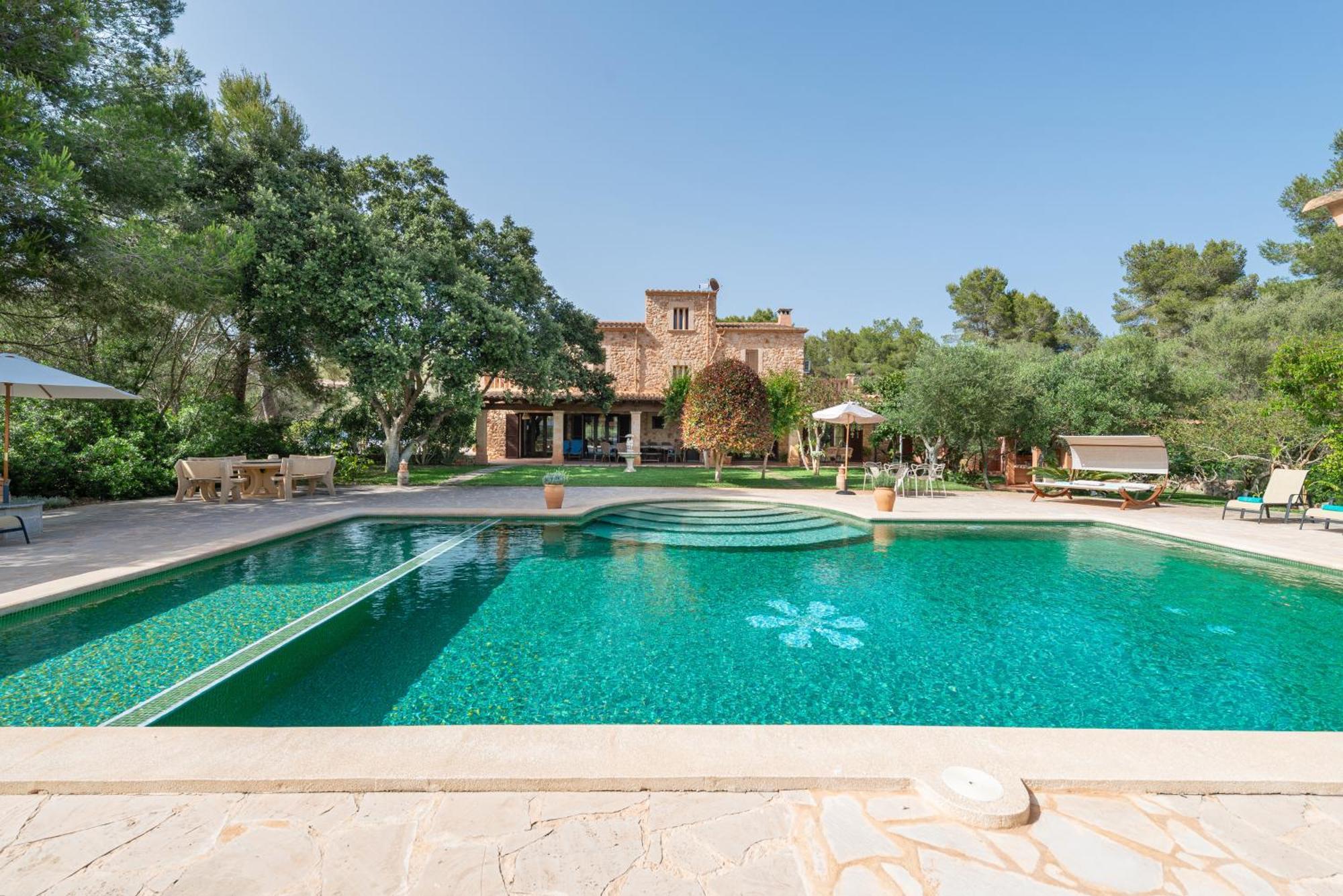 De Lujo Con Gran Piscina Y Campo De Golf Cerca S'Horta