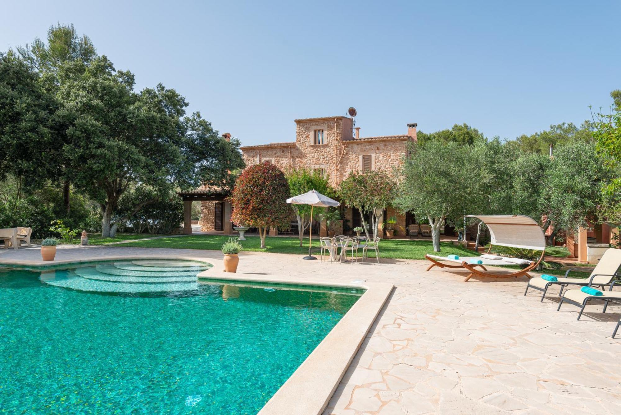 Villa De Lujo Con Gran Piscina Y Campo De Golf Cerca