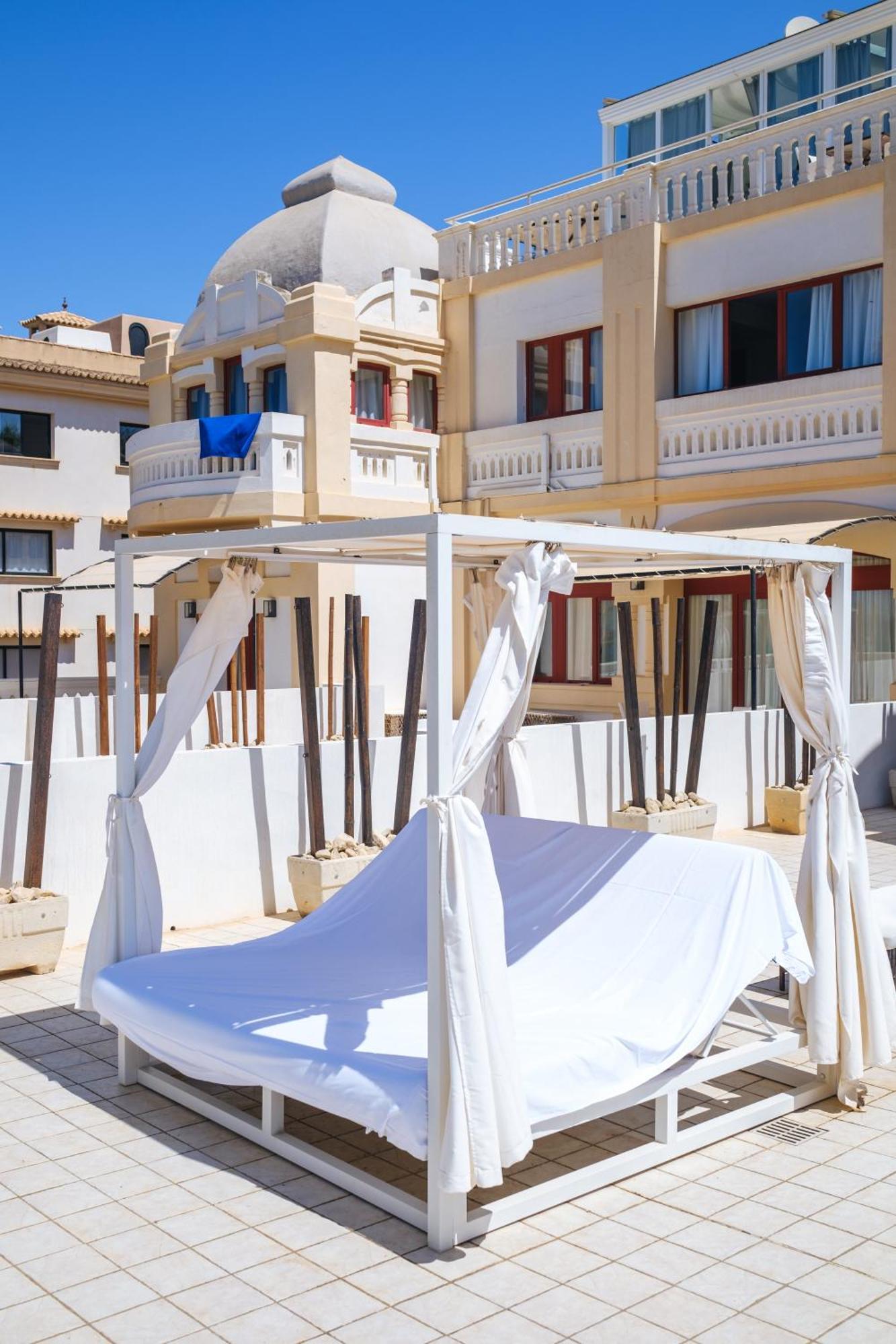 Ciutat Jardi Hotel 4*
