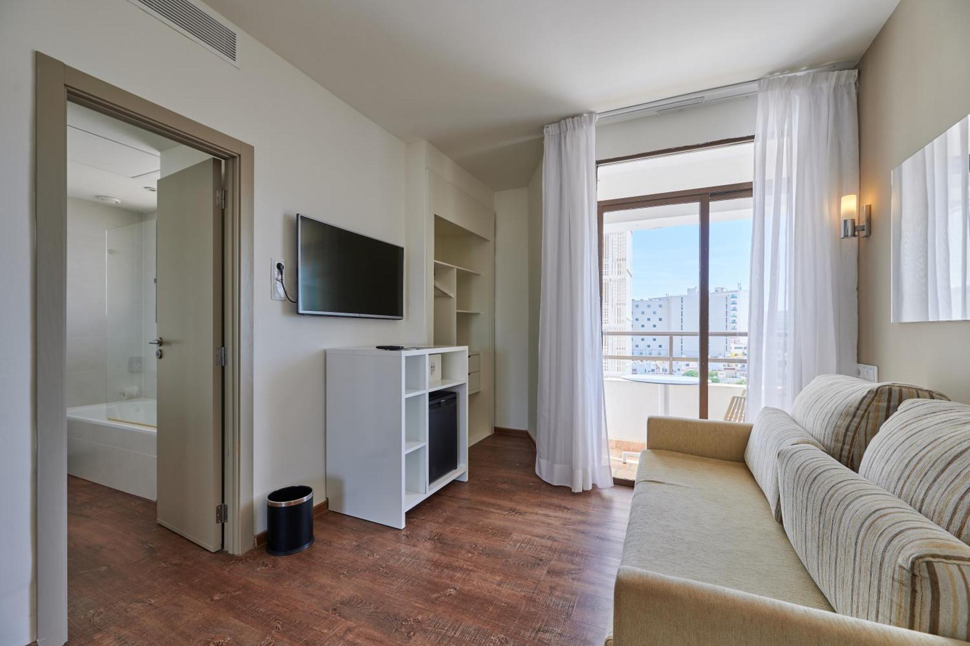 Hotel Alua 4*