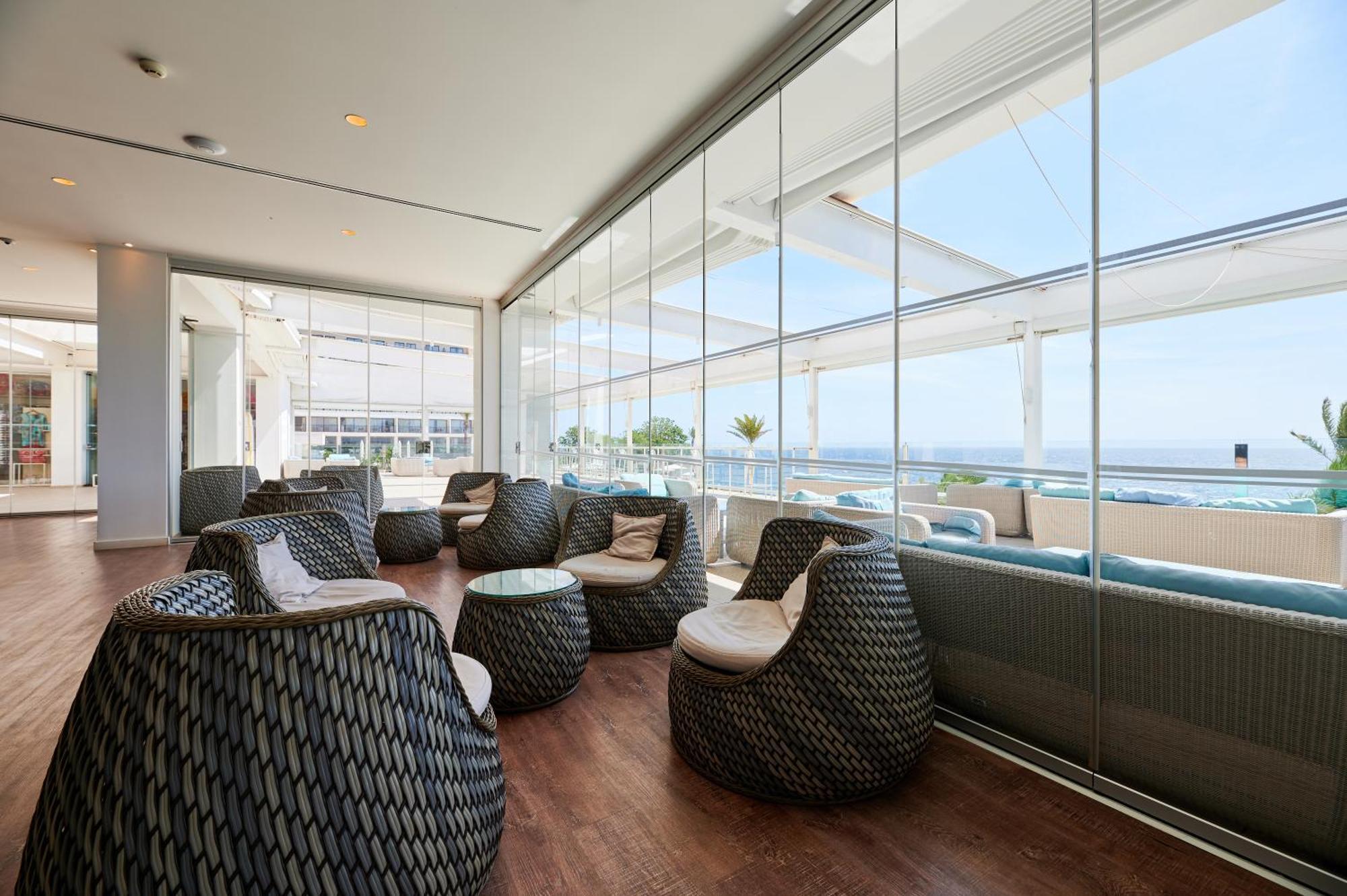 Alua Hotel 4*