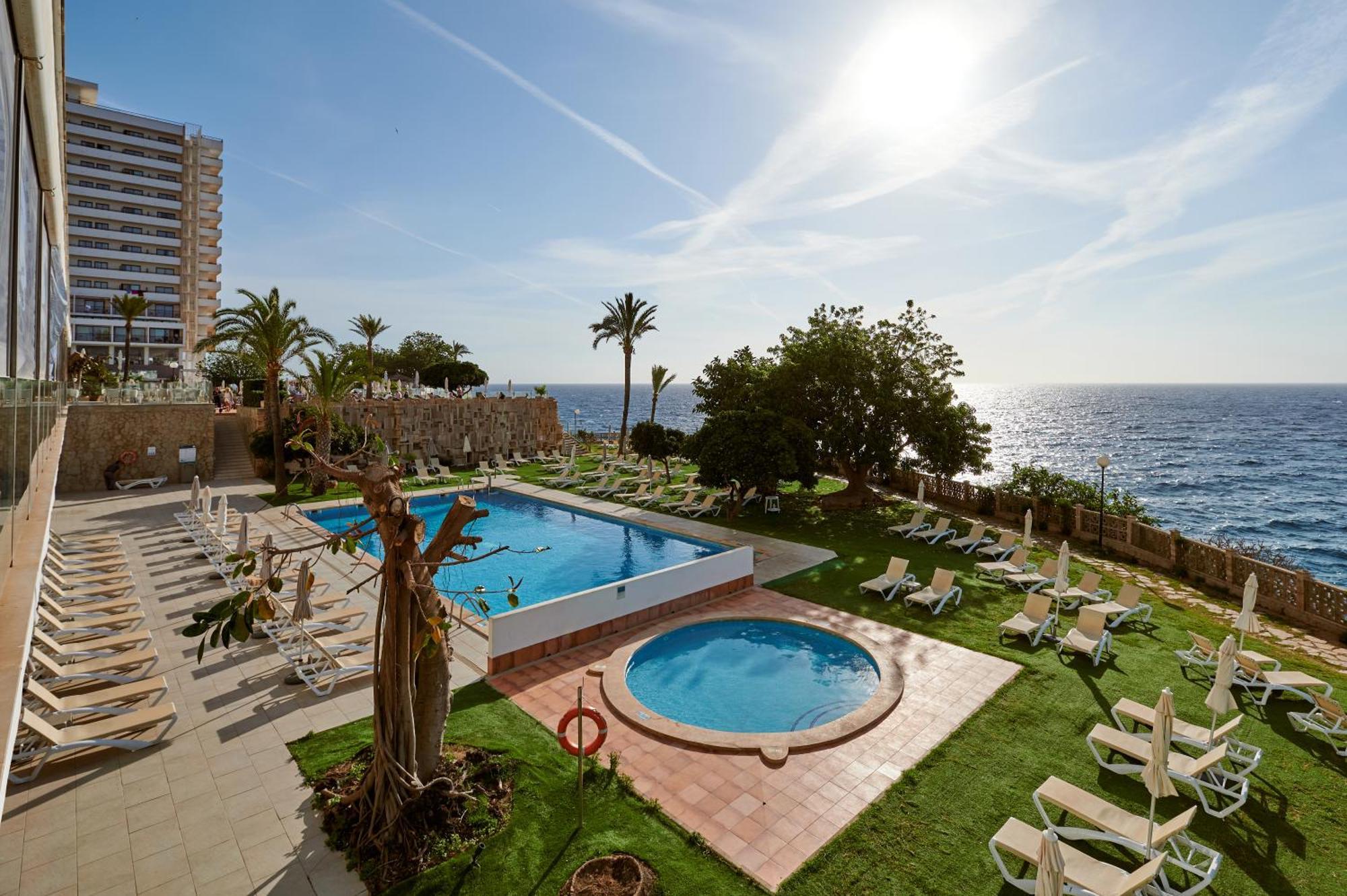 Alua Hotel 4*