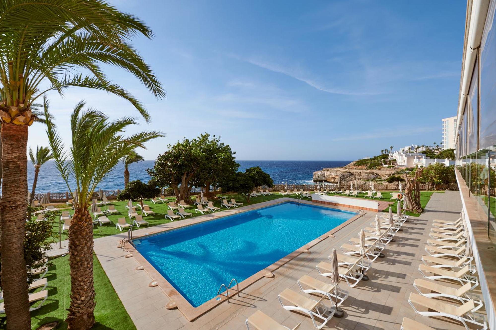 Alua Hotel Calas de Mallorca