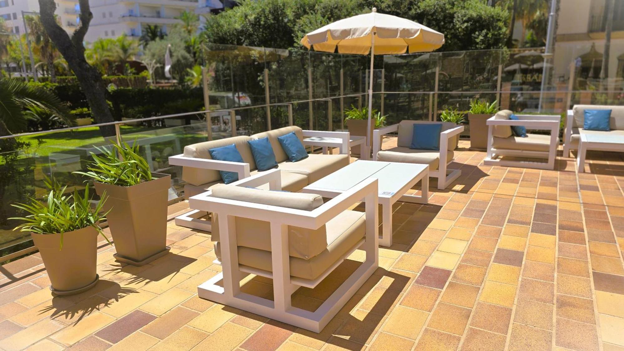 Leman Y Apartahotel 4*