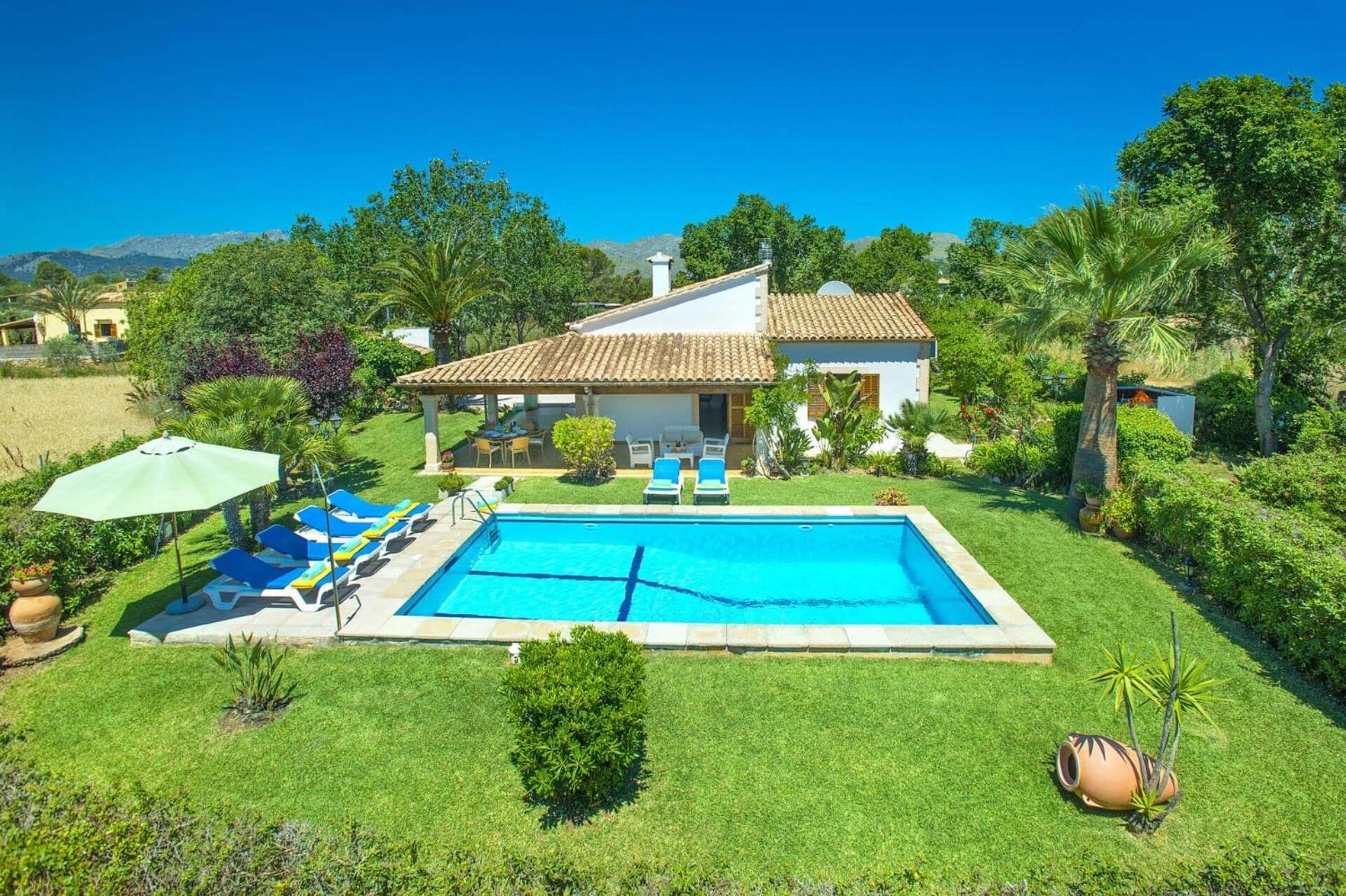 Villa Geranios By
