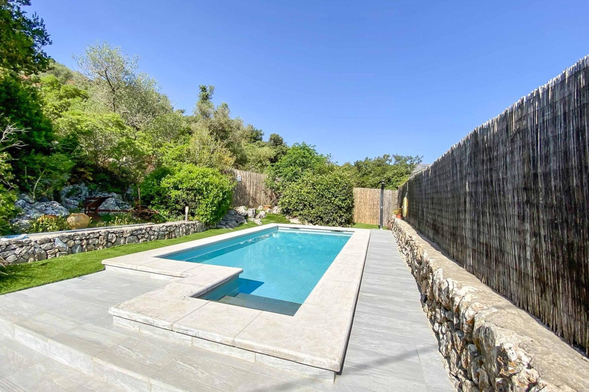 Guineu Villa *