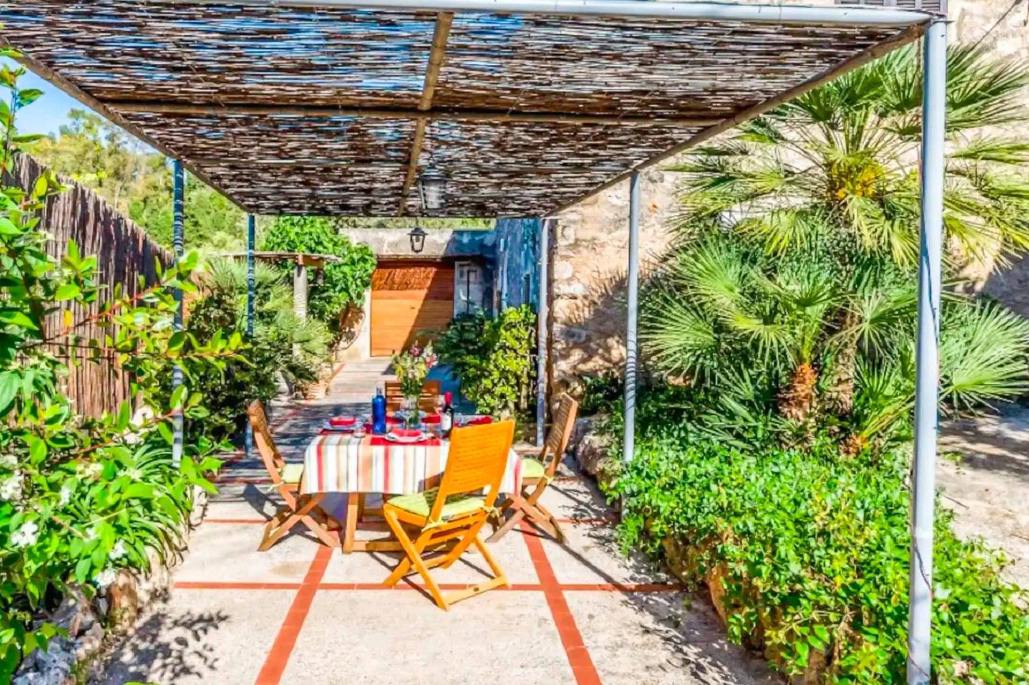 Guineu Villa *