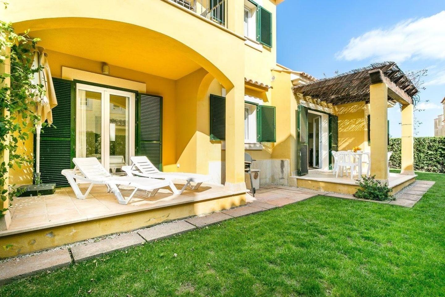 Mediterranes Mit Pool