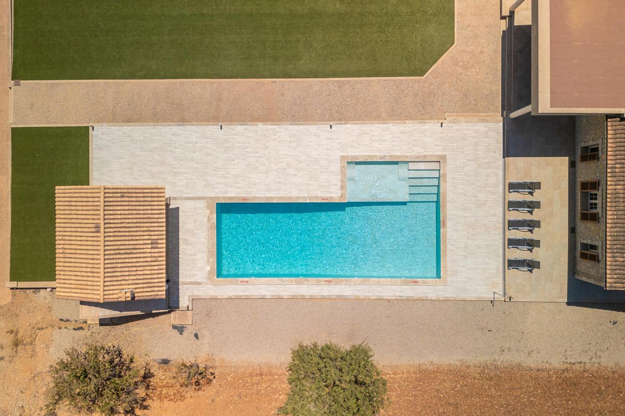 Mireia 2002 With Pool And Garden By Bebreeze Mallorca