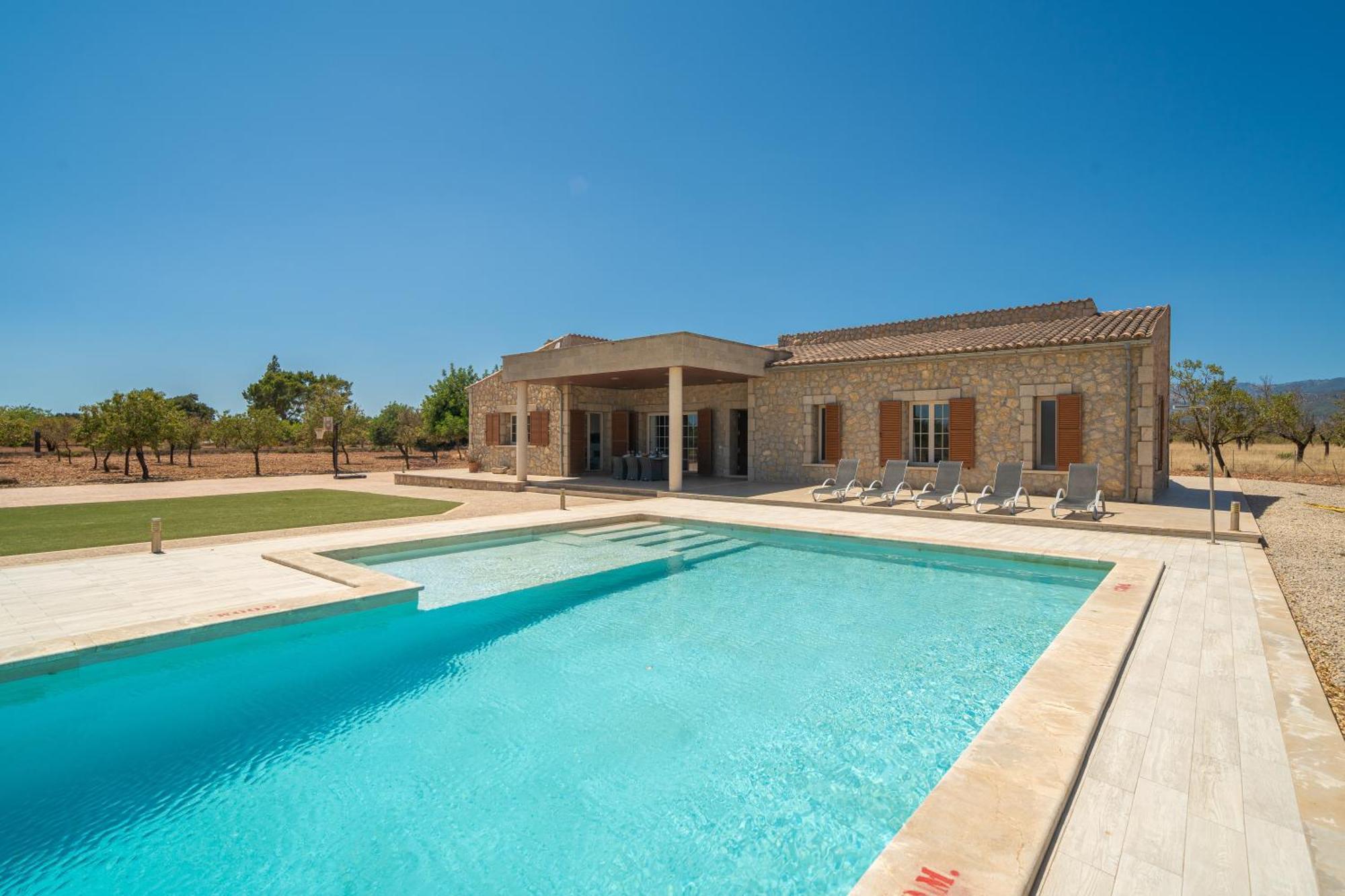Mireia 2002 With Pool And Garden By Bebreeze Mallorca