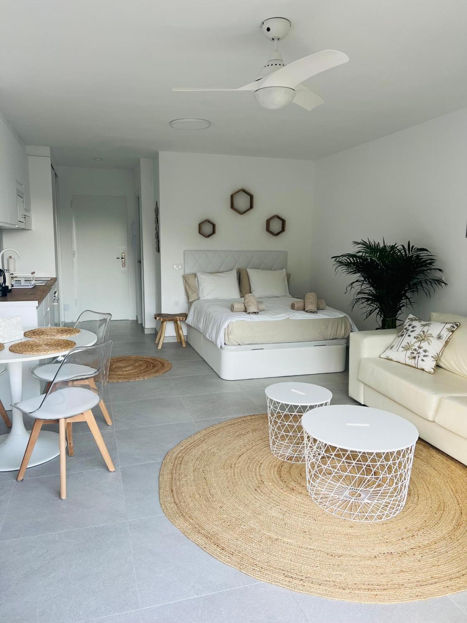 Sea And Mountain - Port Alcudia Apartment *