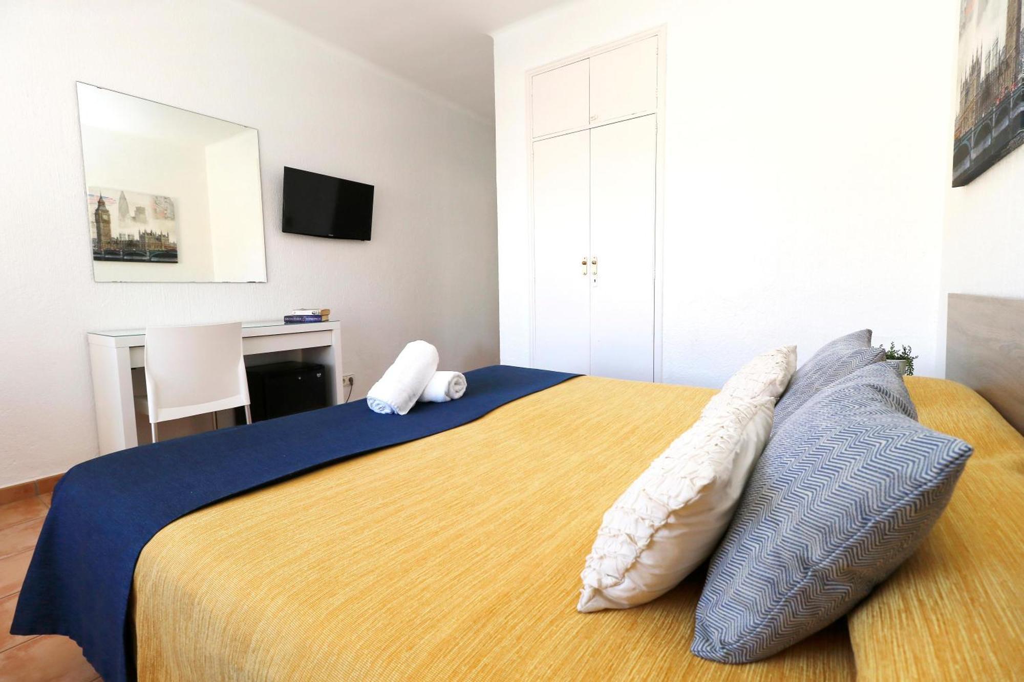 Hsr Gil (adults Only) Hostal Palmanova