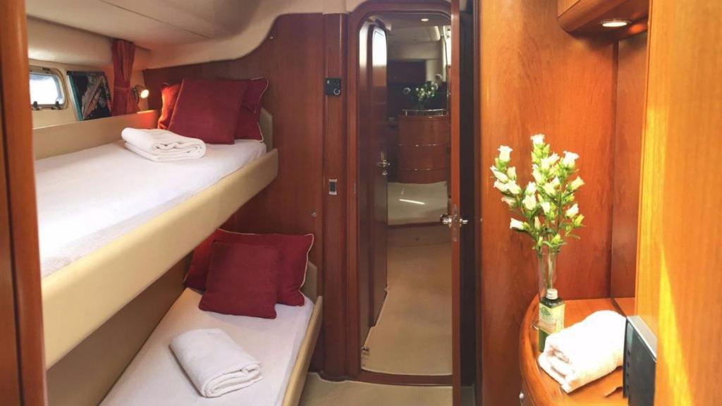 Hotel en barco Barco De Lujo En Palma