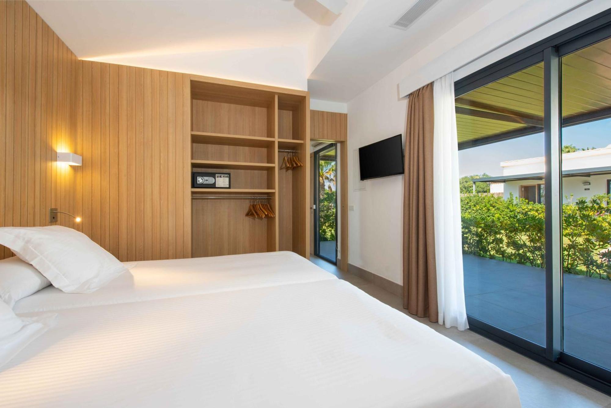 Hotel Valentin Playa De Muro 4*