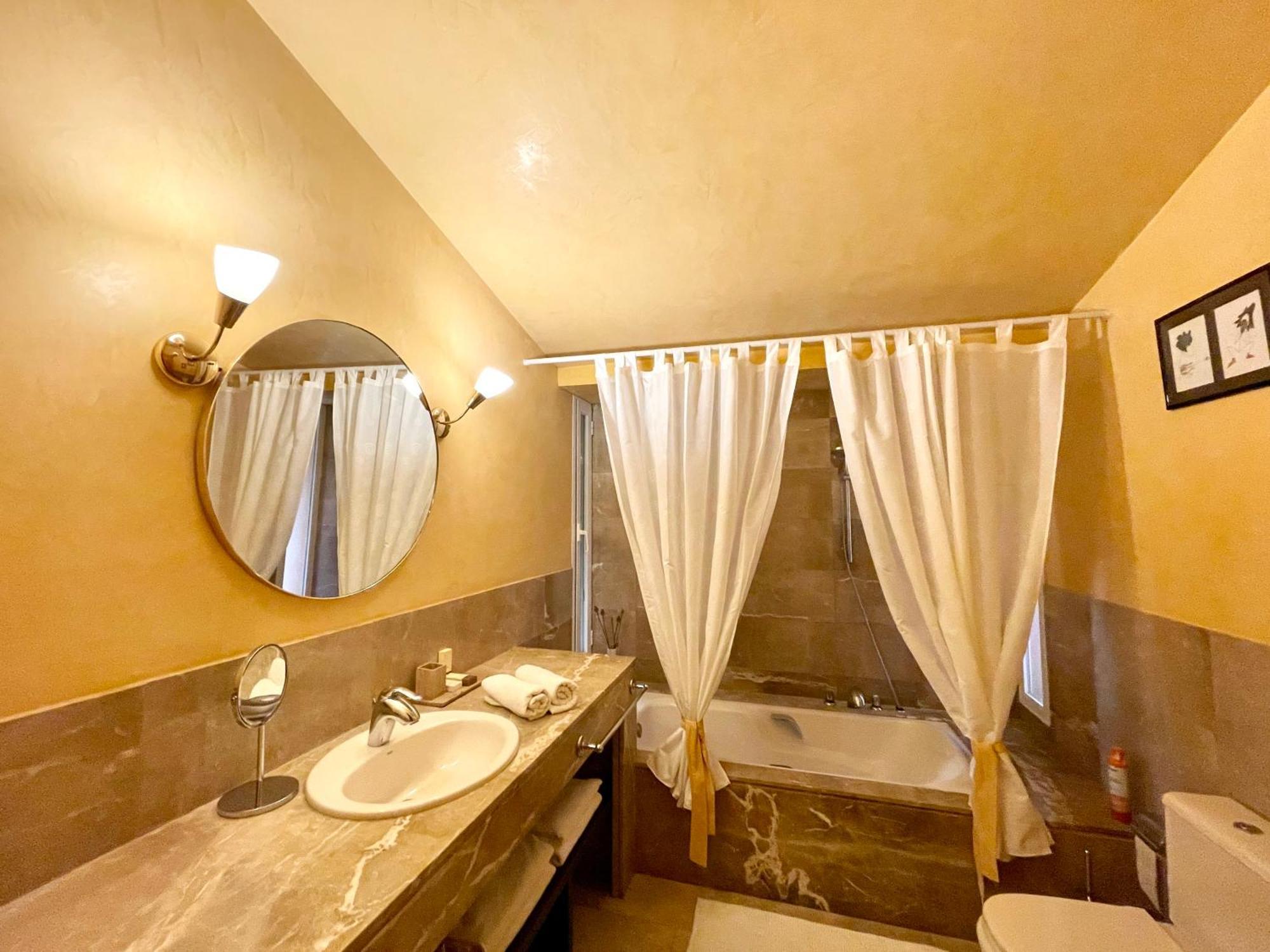 Confortable Con Piscina Holiday home
