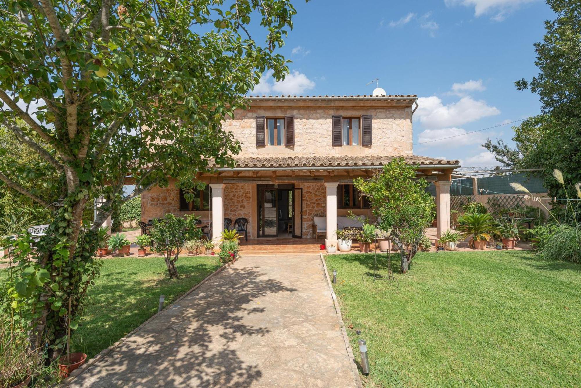 Gina * Algaida (Mallorca)