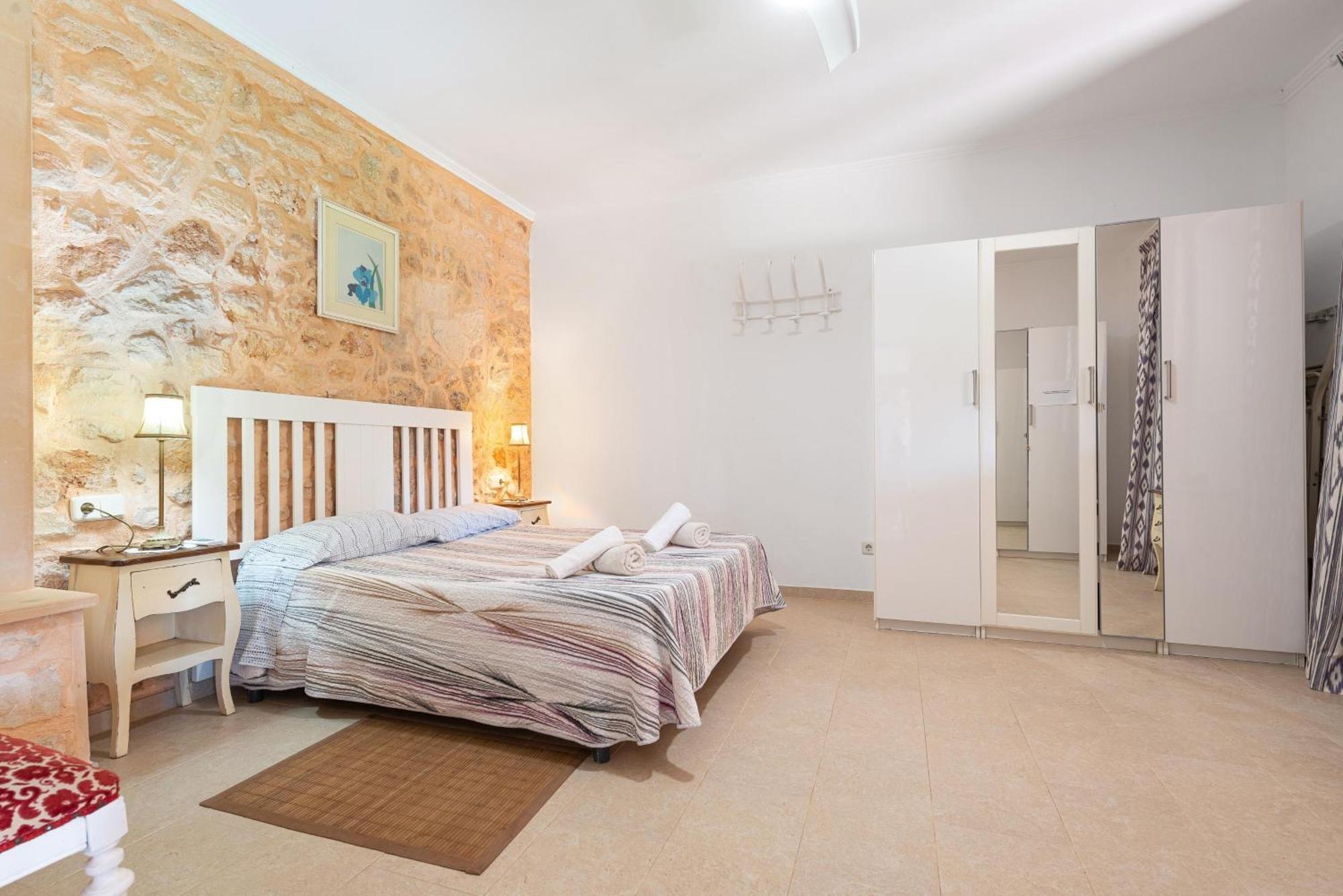 Gina * Algaida (Mallorca)