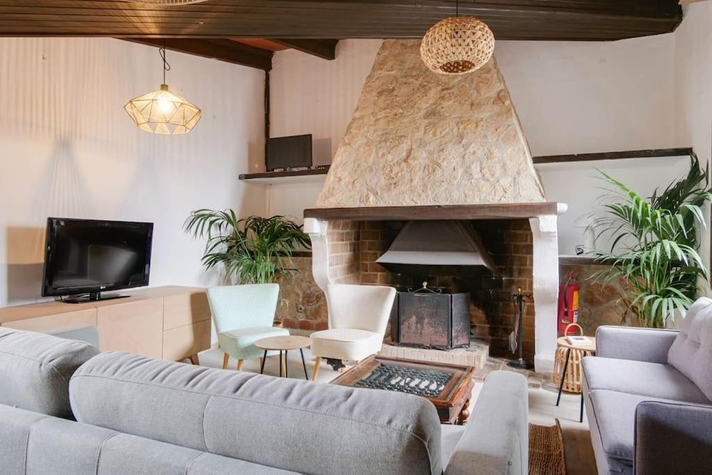 Copet, Stilvoll Und Ruhig,xxl Pool,daybeds,wifi,klima Apartamento