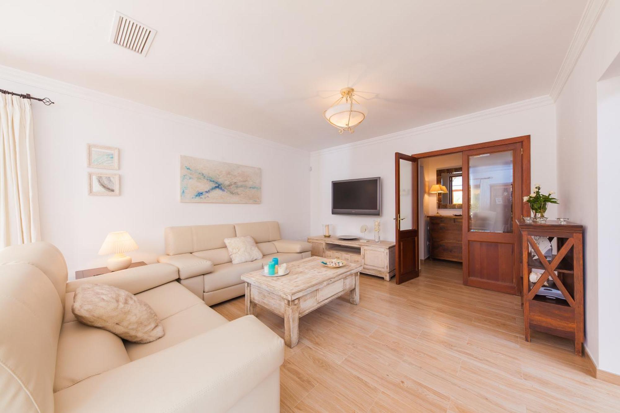 Villa Casa Paseo Platon, Very Close To The Beach, With Pool And Garden