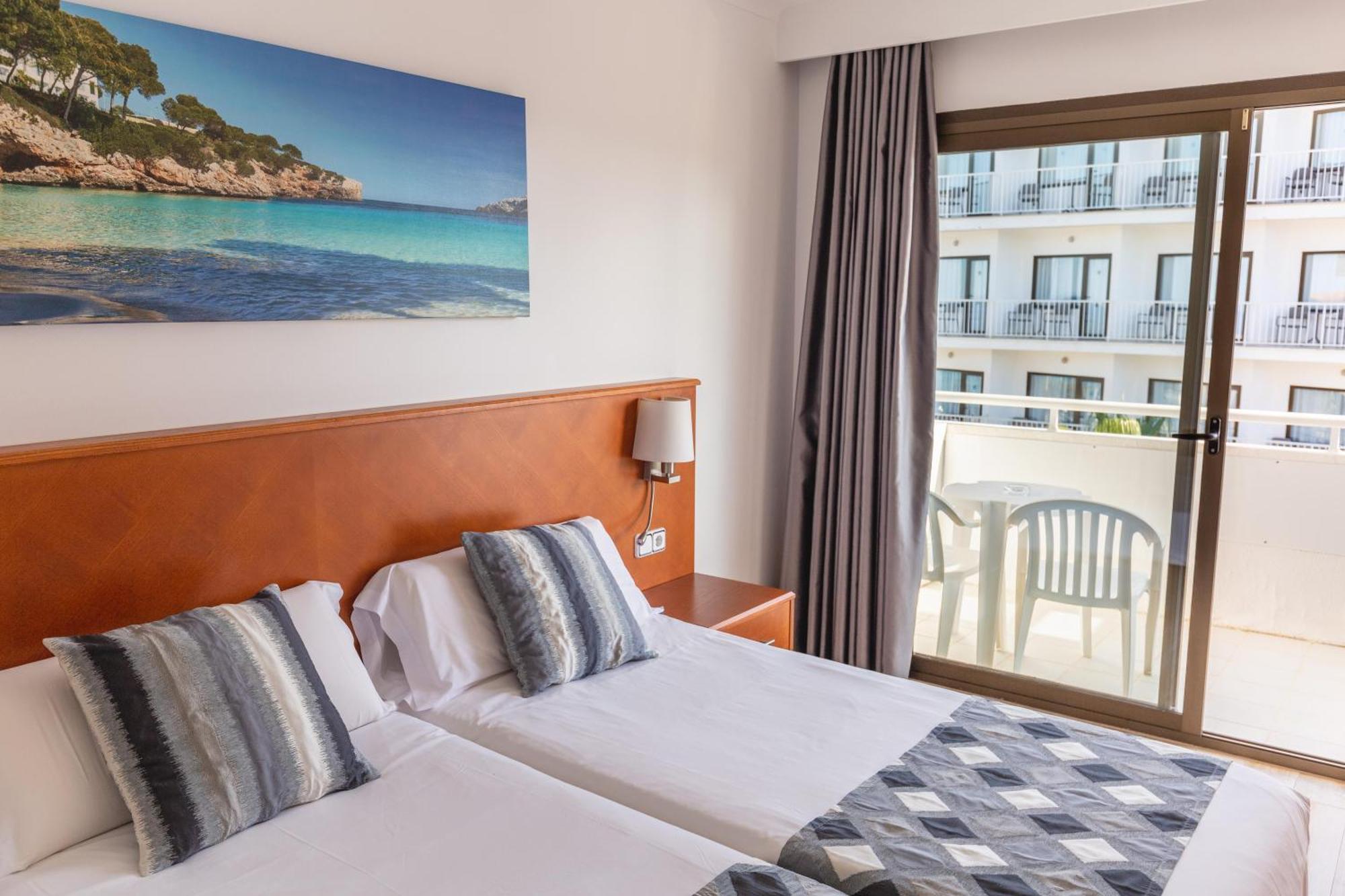 Hotel R2 Veronica 3*