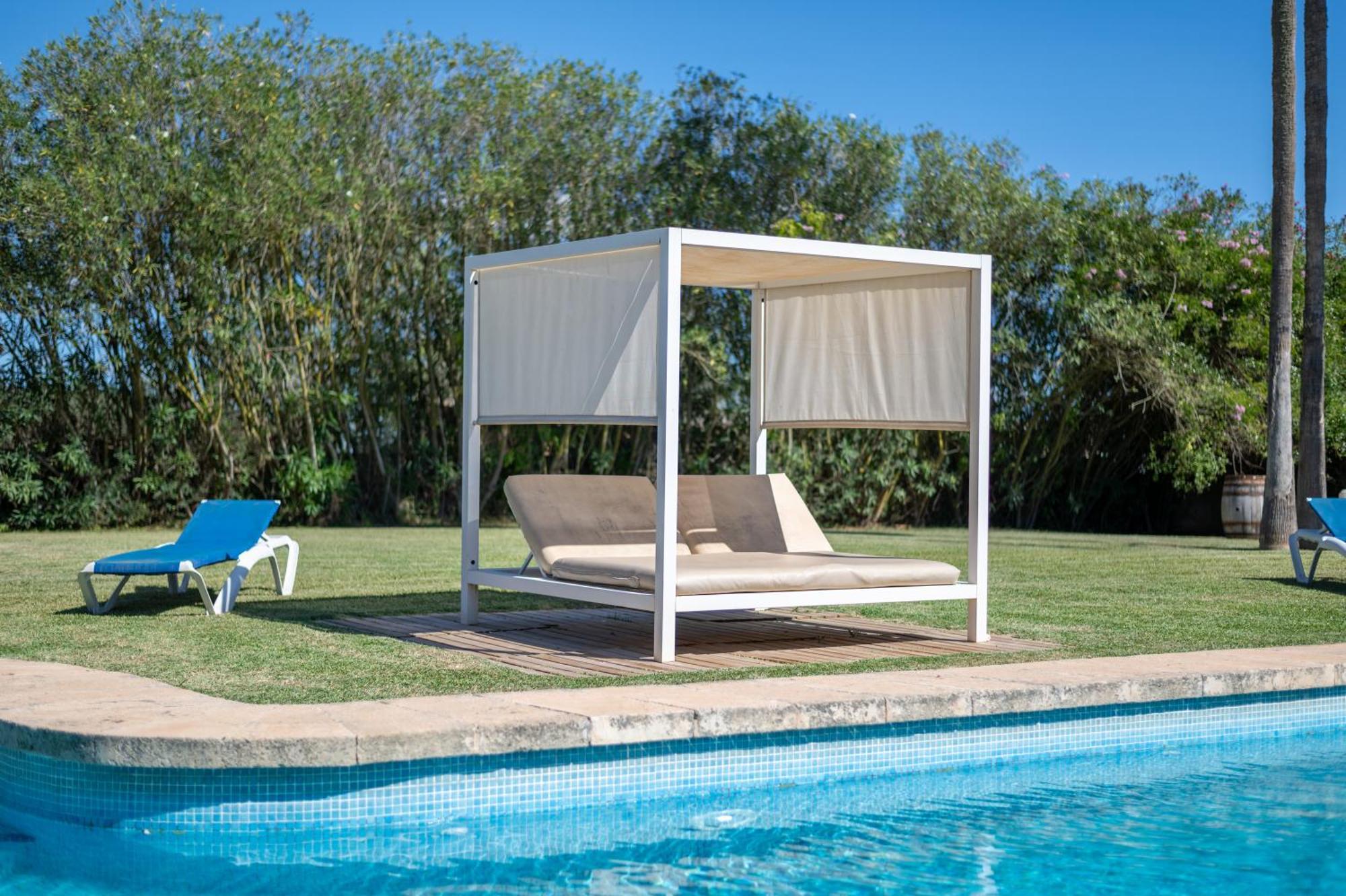 Rito Villa *