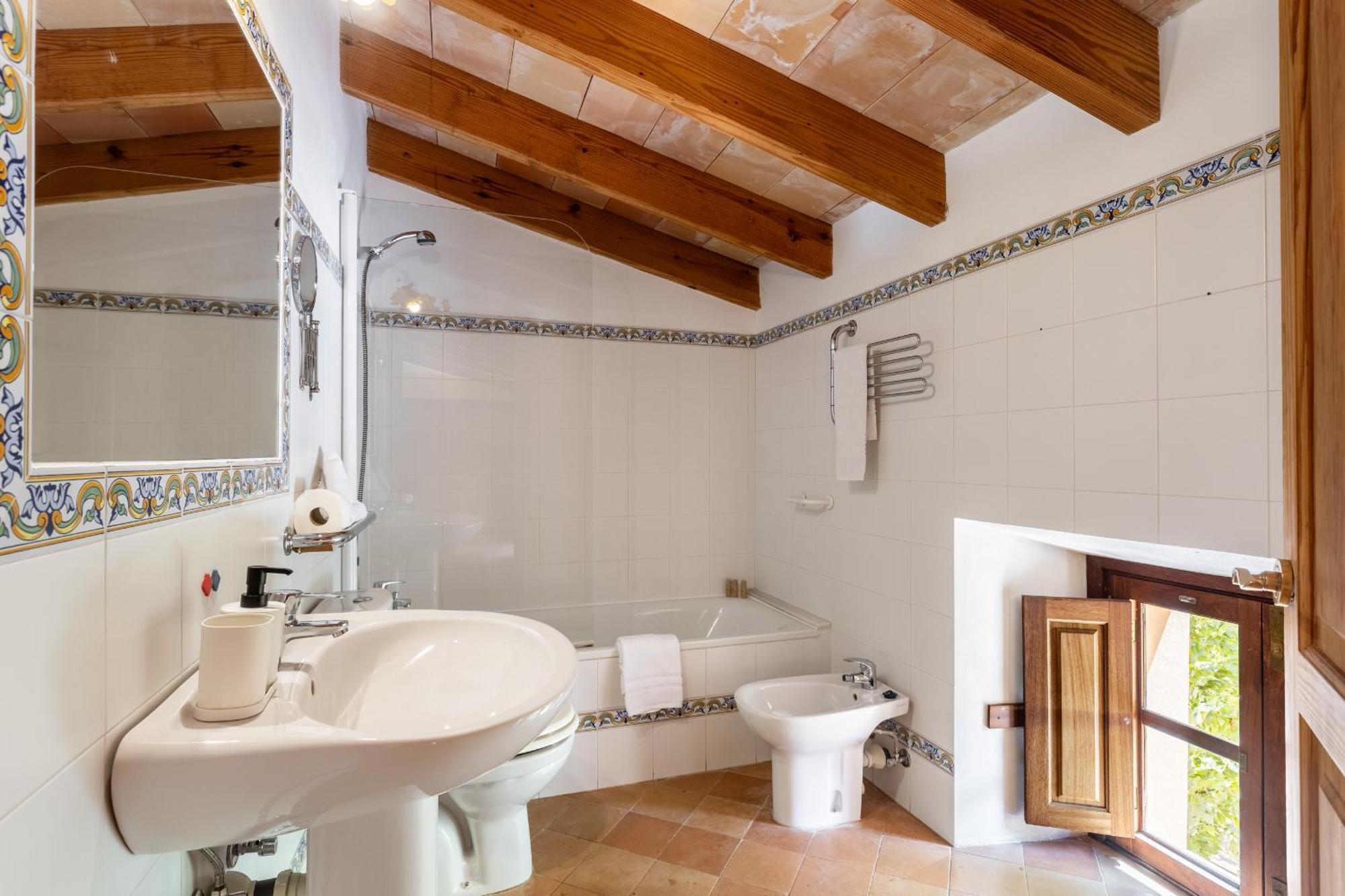 Villa Honor - Rustic For 16 People *