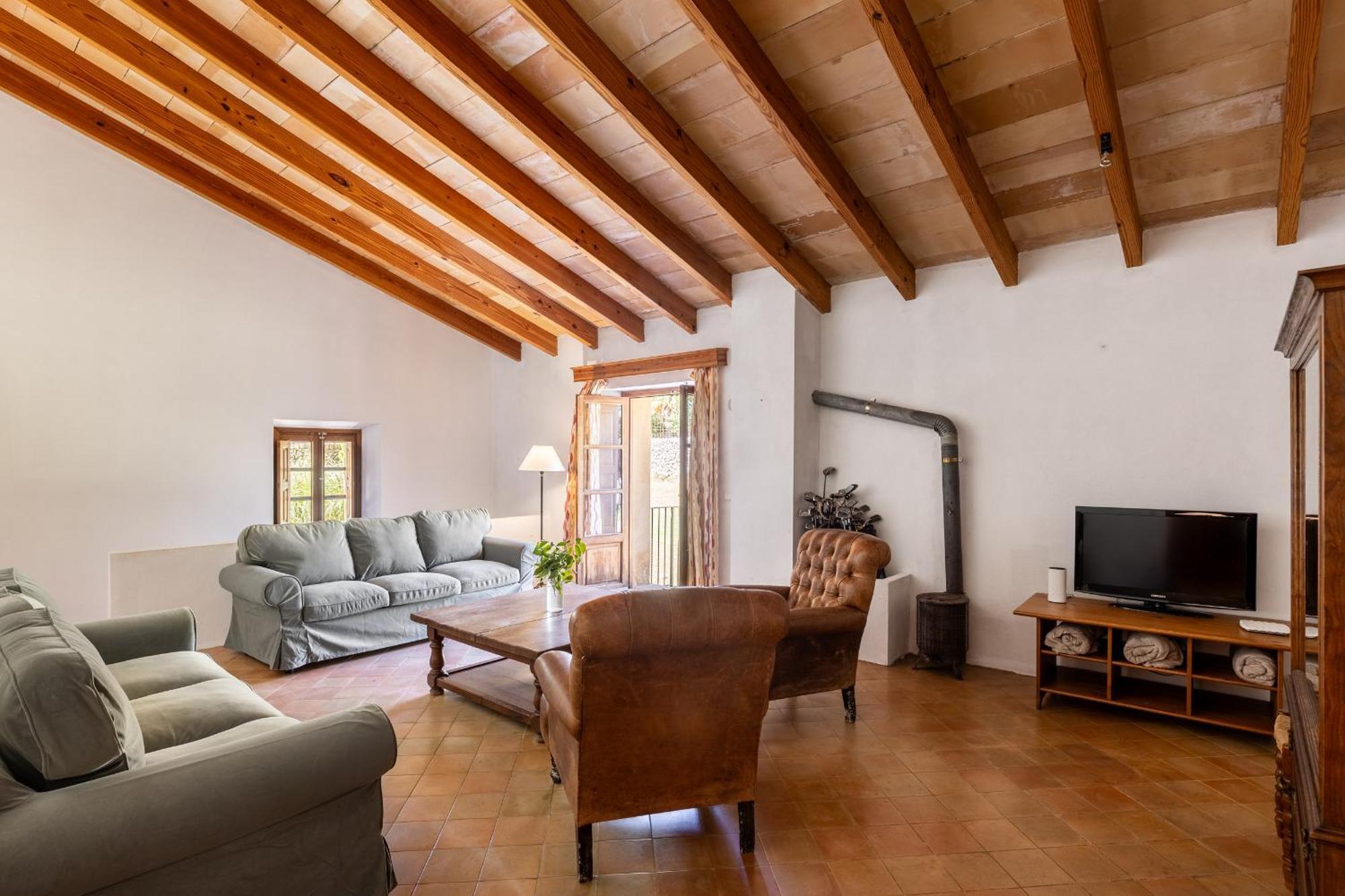 Honor - Rustic For 16 People Villa