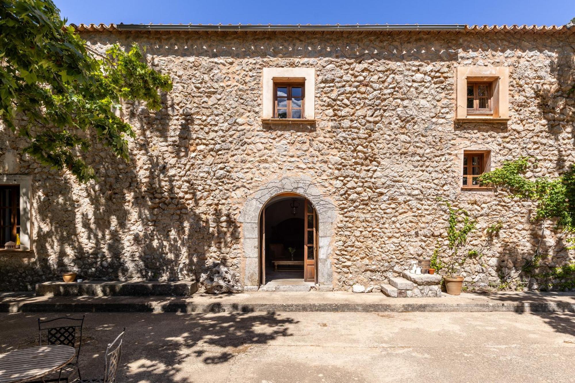 Honor - Rustic For 16 People Villa *