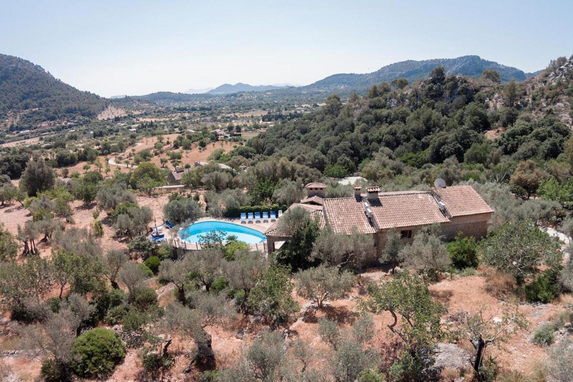 Villa Rustic House Recently Renovated With Views To The Mountains By Renthousing Pollensa