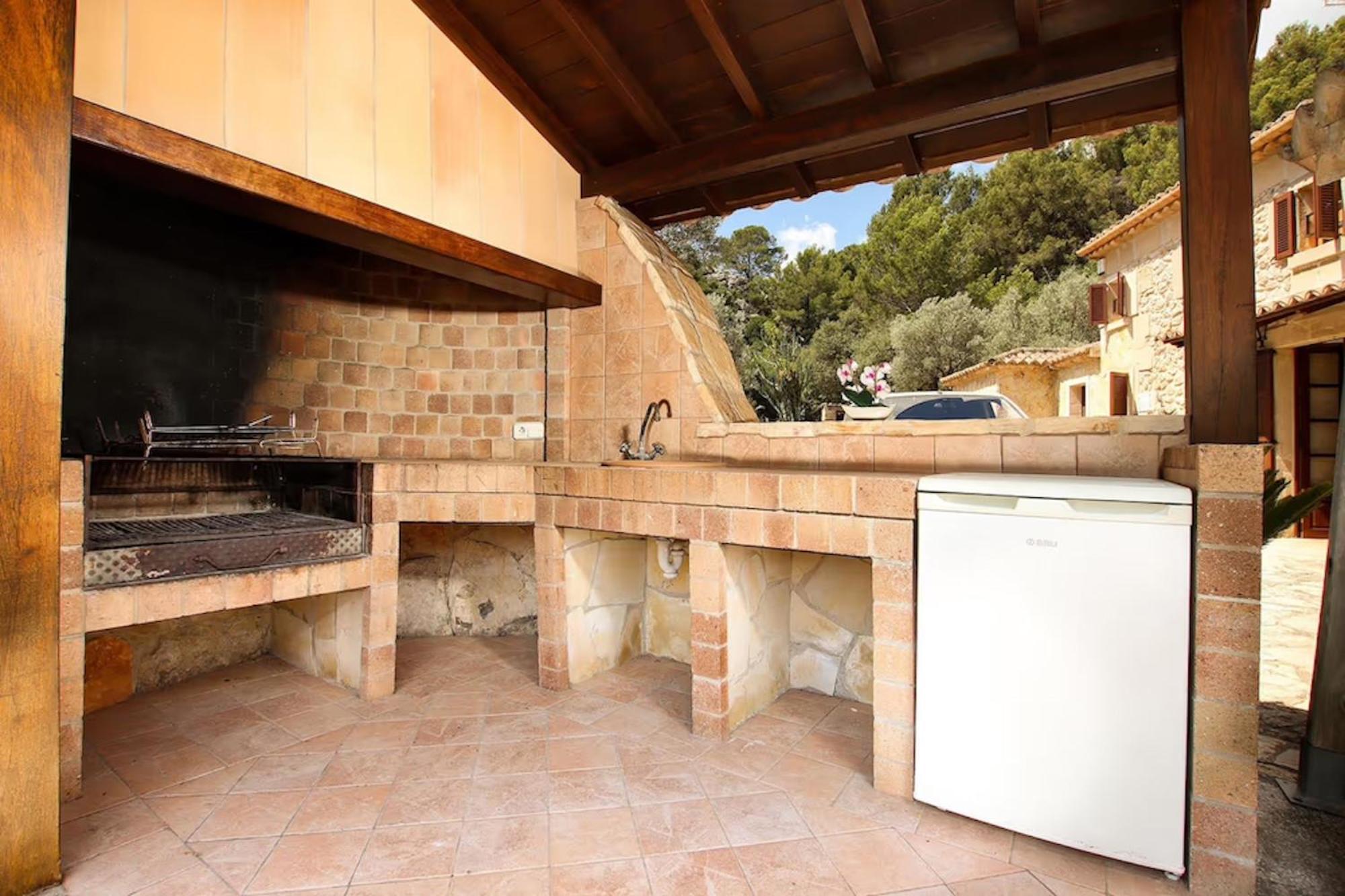 Villa Rustic House Recently Renovated With Views To The Mountains By Renthousing Pollensa